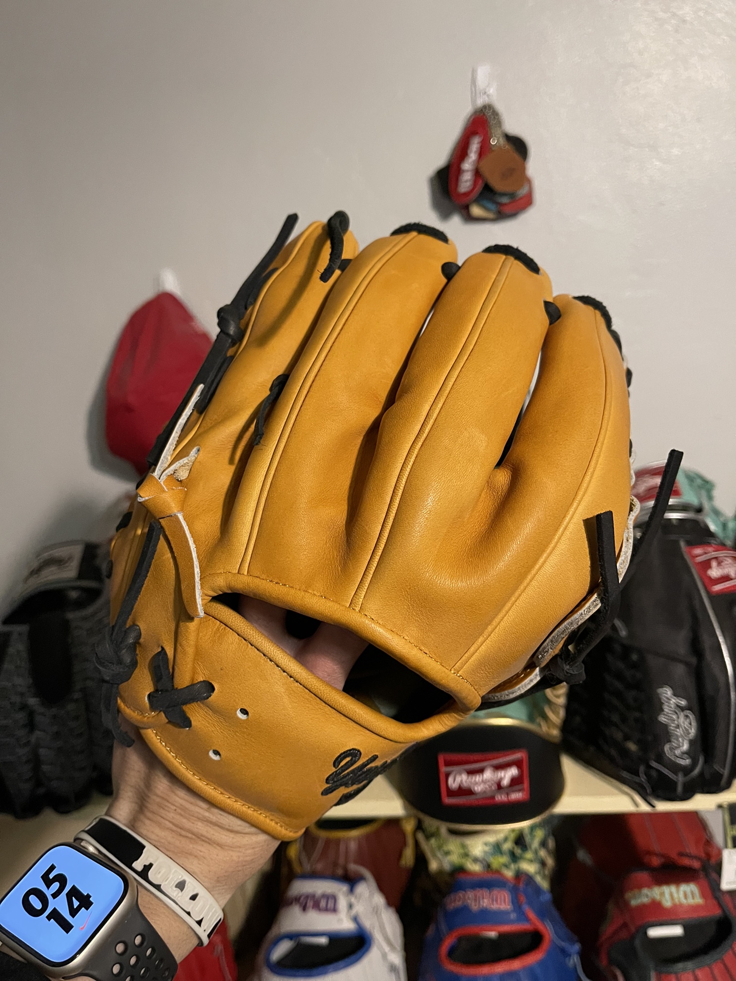 New yardley baseball glove SidelineSwap