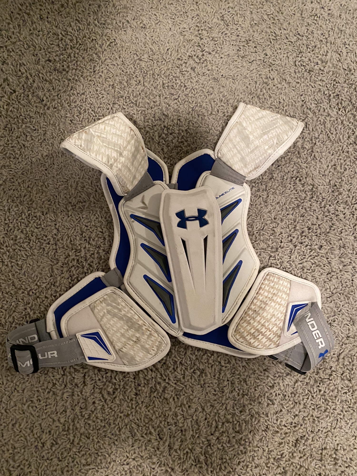New Large Under Armour Headline Elite Shoulder Pads SidelineSwap