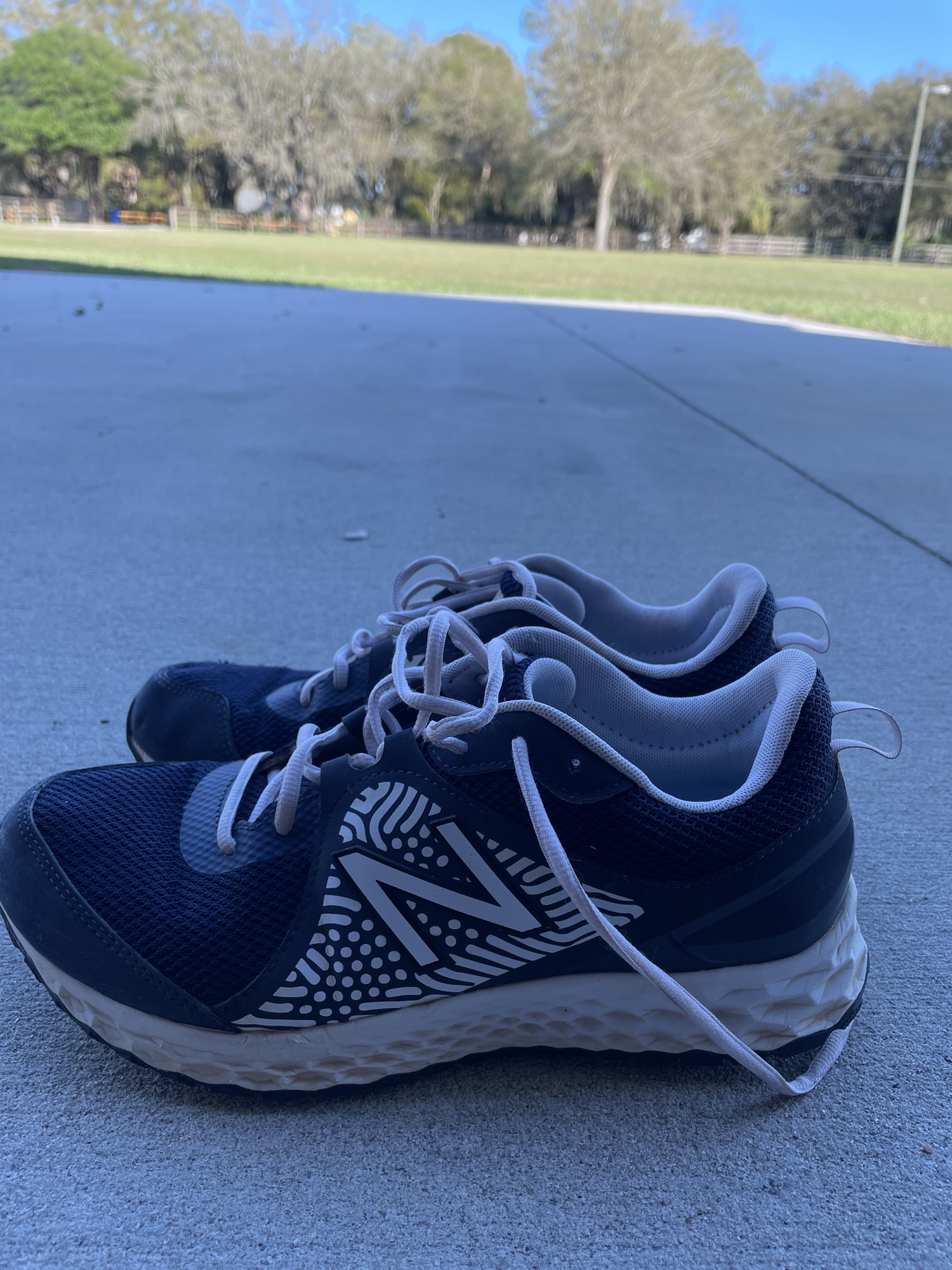 Adult Size 11 (Women's 12) New Balance Shoes SidelineSwap