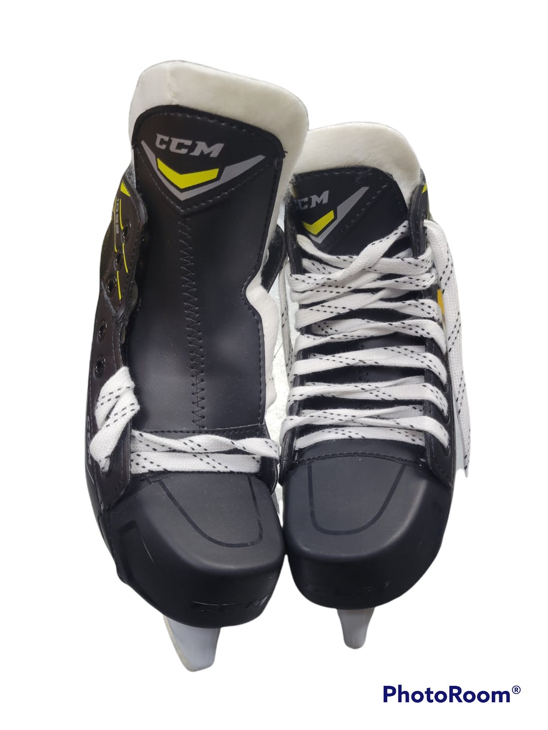 Used Ccm Tacks 1092 Junior 03 Ice Hockey Skates SidelineSwap