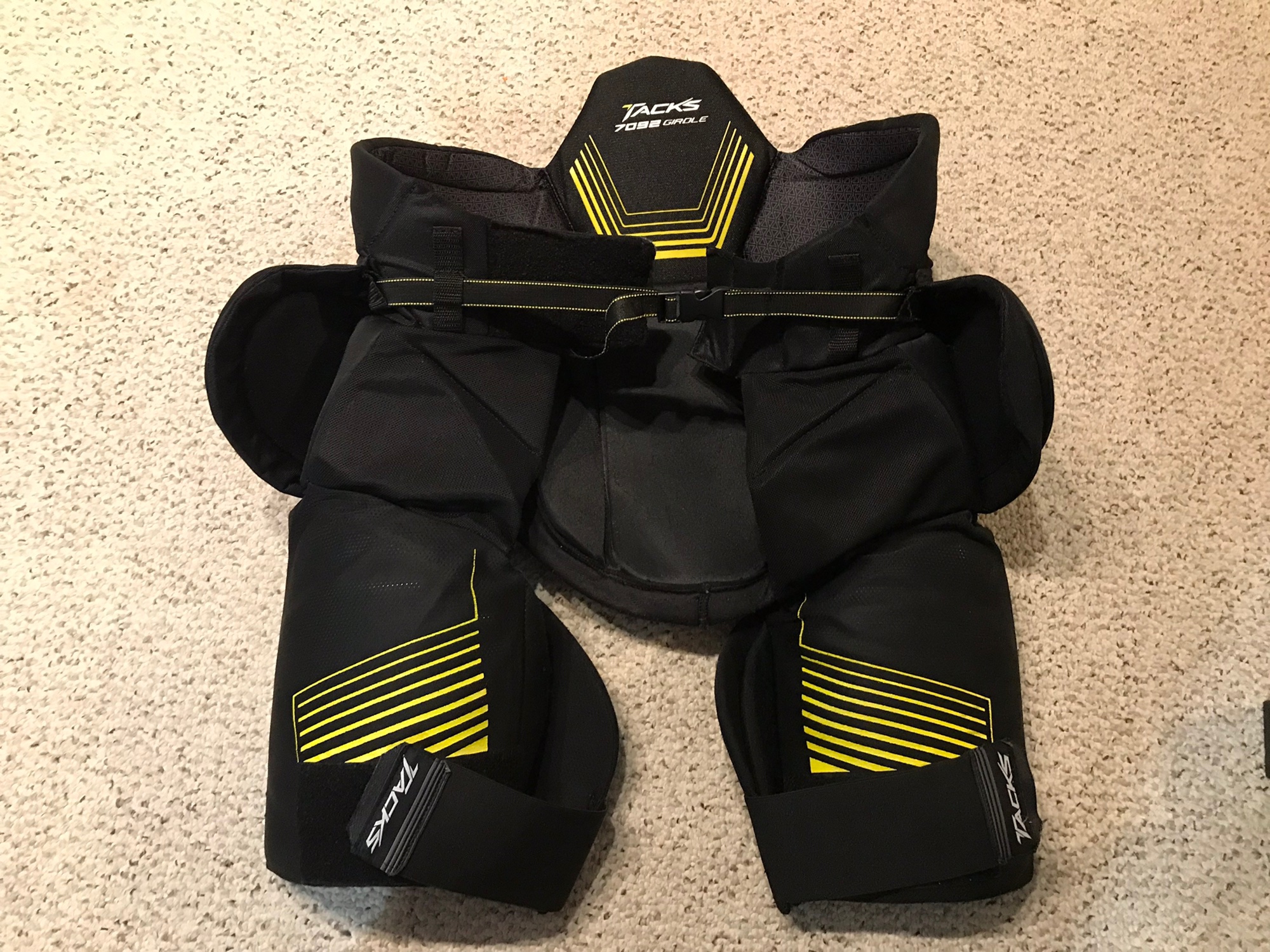 Lightly Used Medium CCM Tacks 7092 Girdle Excellent Condition SidelineSwap