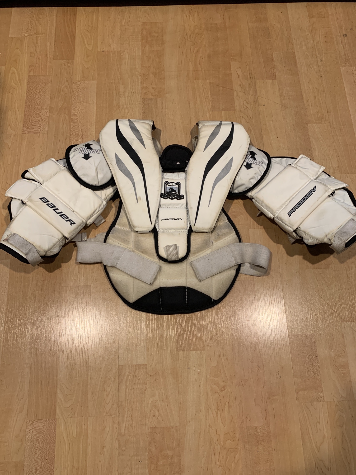 Used Large Bauer Prodigy Goalie Chest Protector SidelineSwap