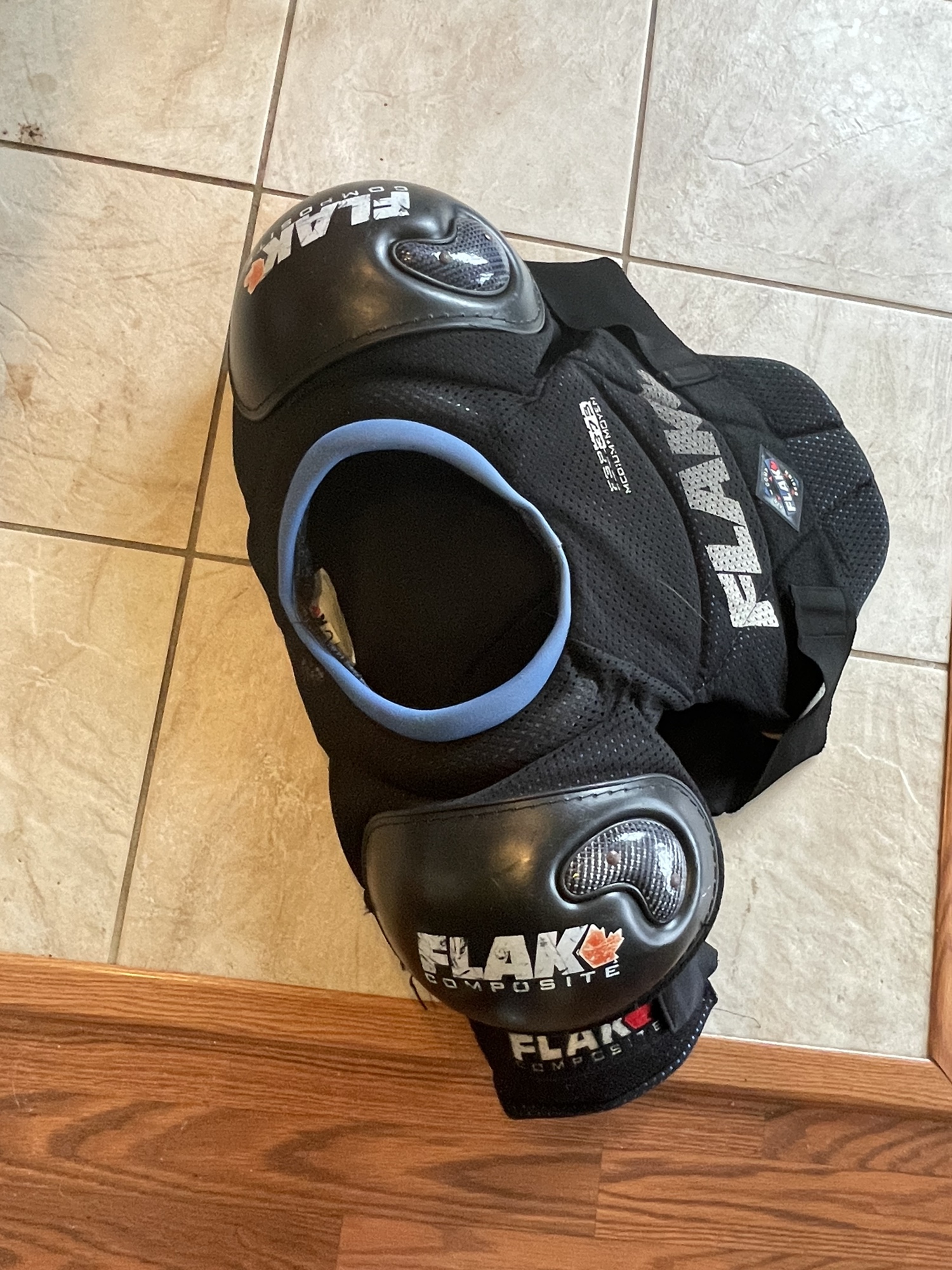 Flak Sr Medium Shoulder Pads SidelineSwap