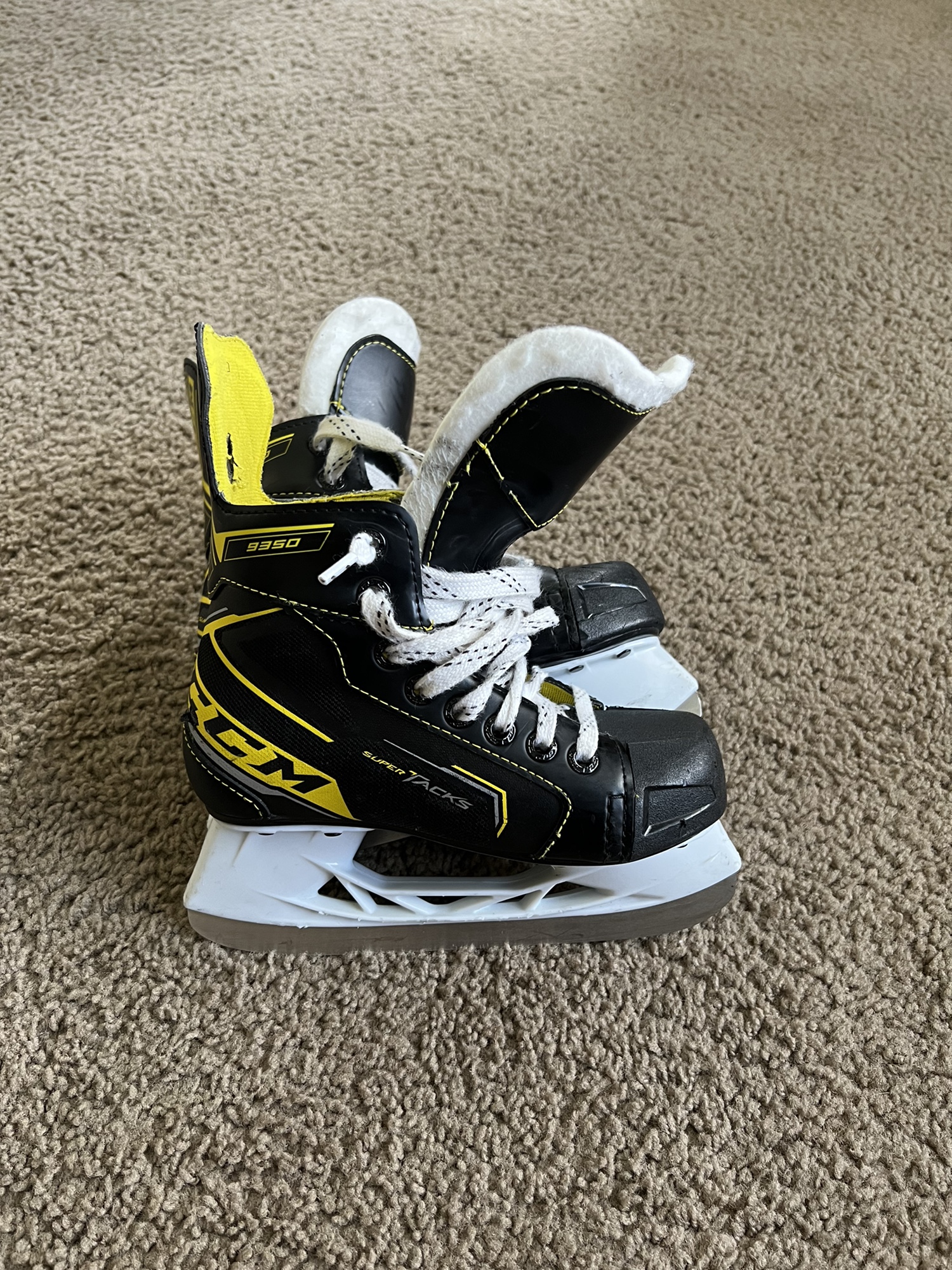 CCM Tacks 9350 youth ice hockey skate size 13 SidelineSwap