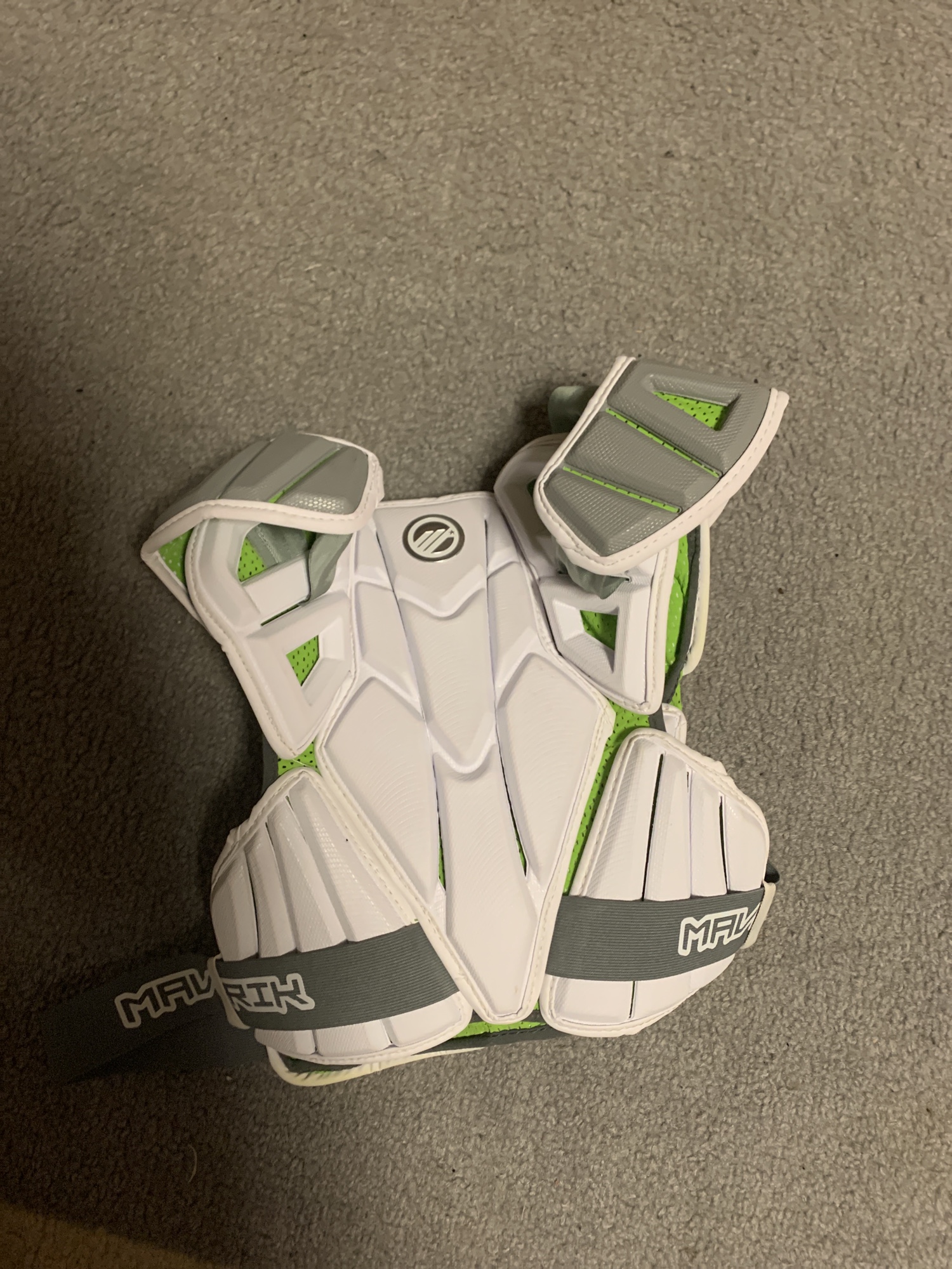 MAVERIK MAX EKG SPEED SHOULDER PAD SidelineSwap