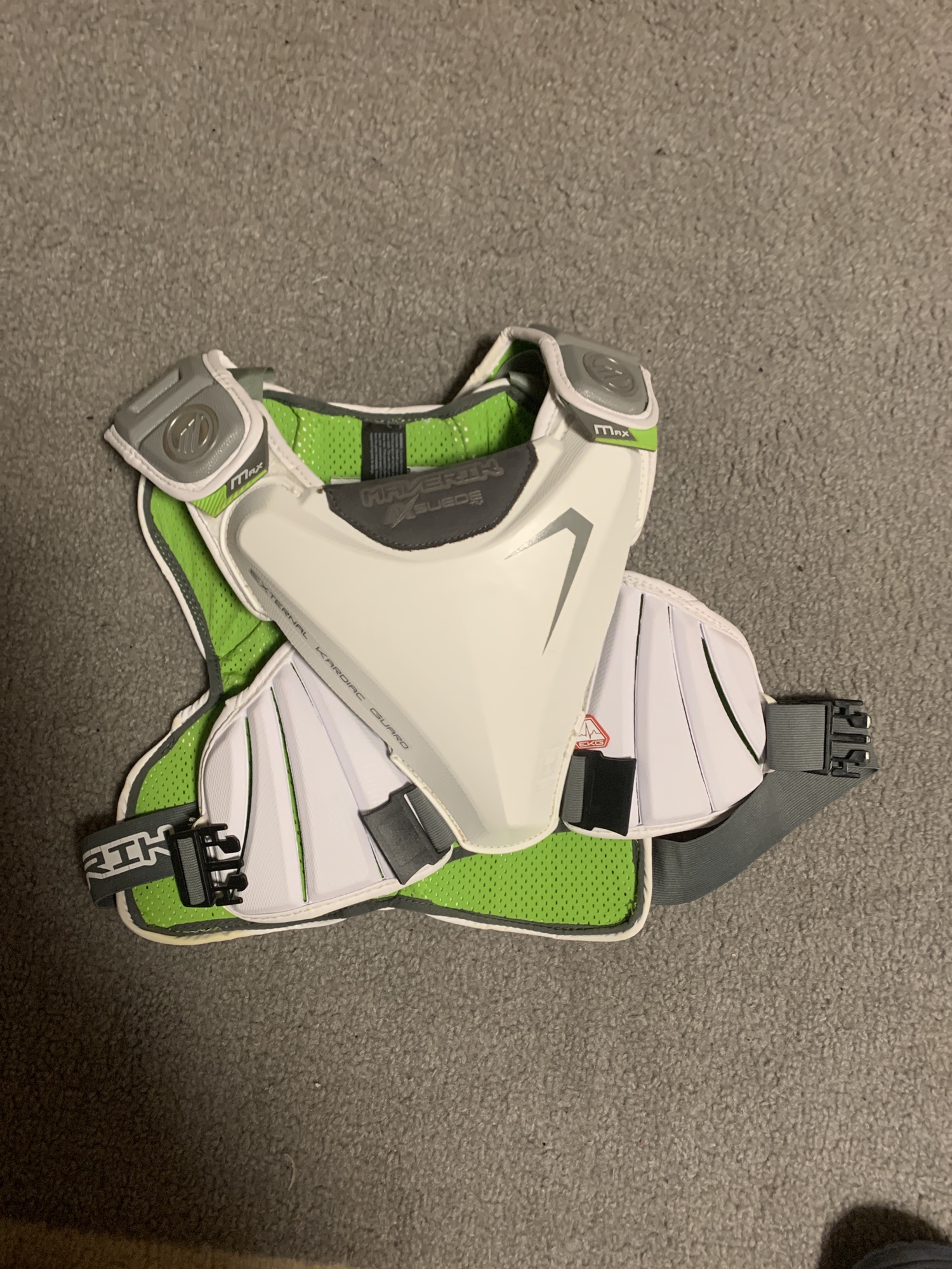 MAVERIK MAX EKG SPEED SHOULDER PAD SidelineSwap