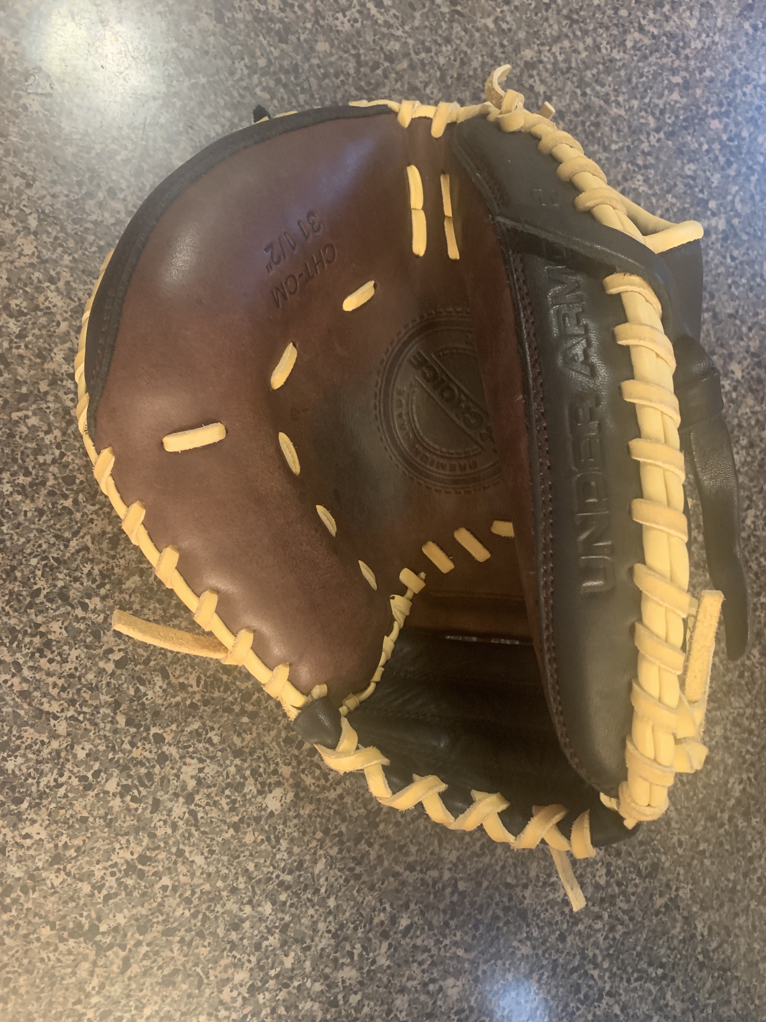 Under Armor Catcher’s Mitt SidelineSwap