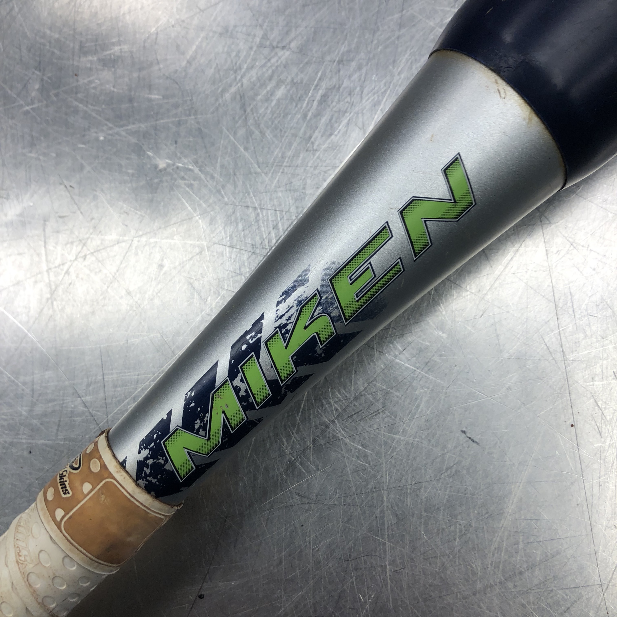 Miken Maniac MANDSG 34/26 8 USSSA Alloy Slowpitch Softball Bat