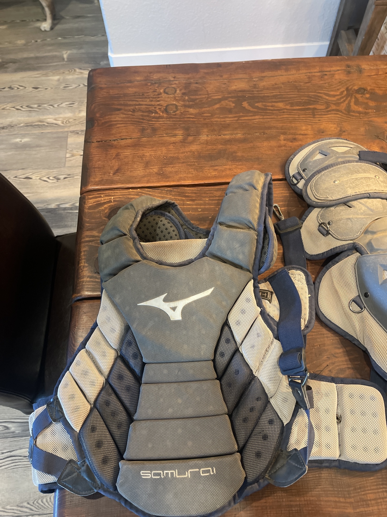 Used Mizuno Samurai Catcher's Chest Protector and Shin Guards