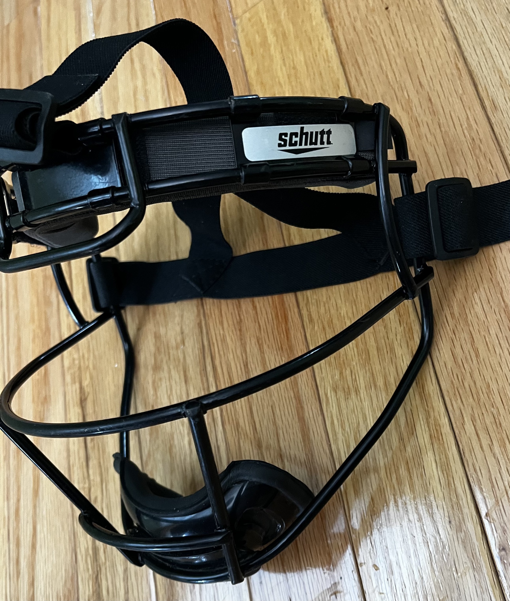 Schutt Softball Face Guard SidelineSwap