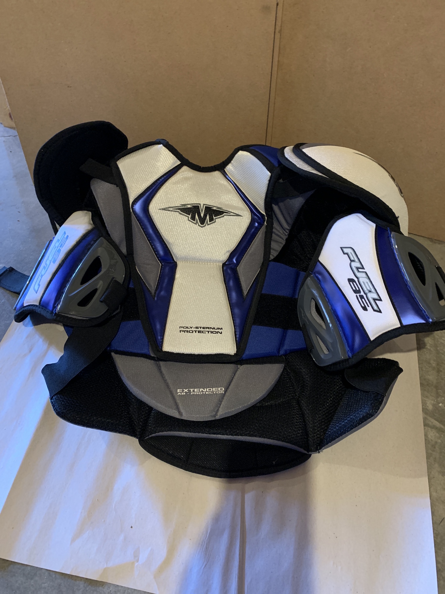 Fuel 85 hockey Shoulder/ Chest Protector SidelineSwap