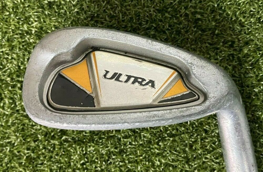 Wilson Ultra Pitching Wedge / RH / Regular Steel 35.5" / New Grip