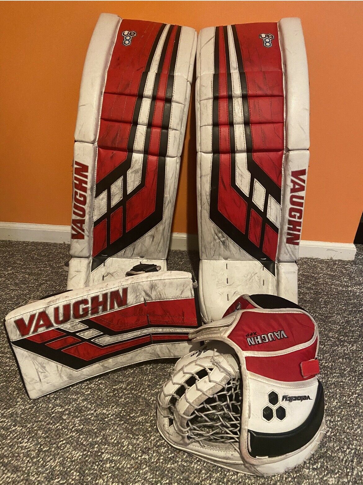 Pro Hockey goalie equipment full Set Vaughn Pads 33+2” And Glove