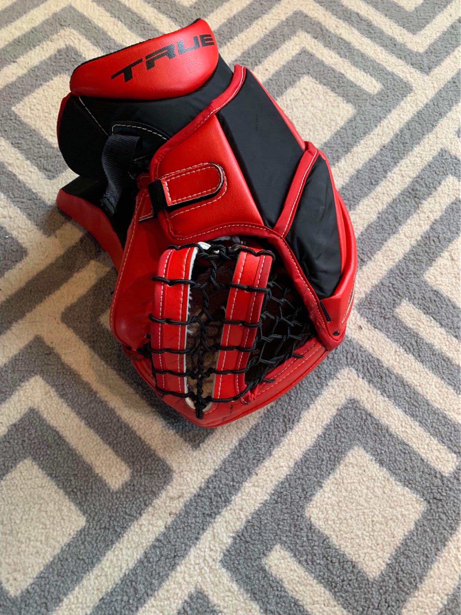 True Goalie Glove Pro Stock SidelineSwap