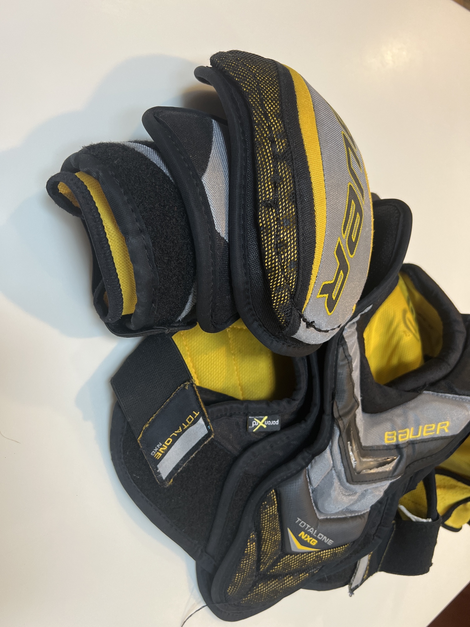 Junior Small Bauer Supreme TotalOne NXG Shoulder Pads SidelineSwap