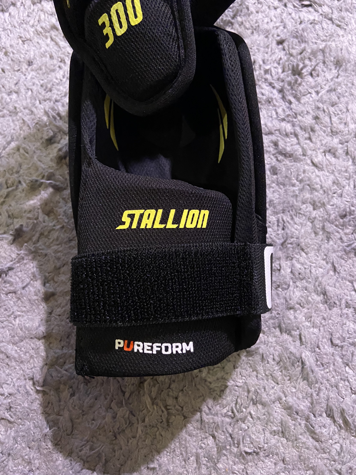 Medium STX Stallion 300 Elbow Pads SidelineSwap