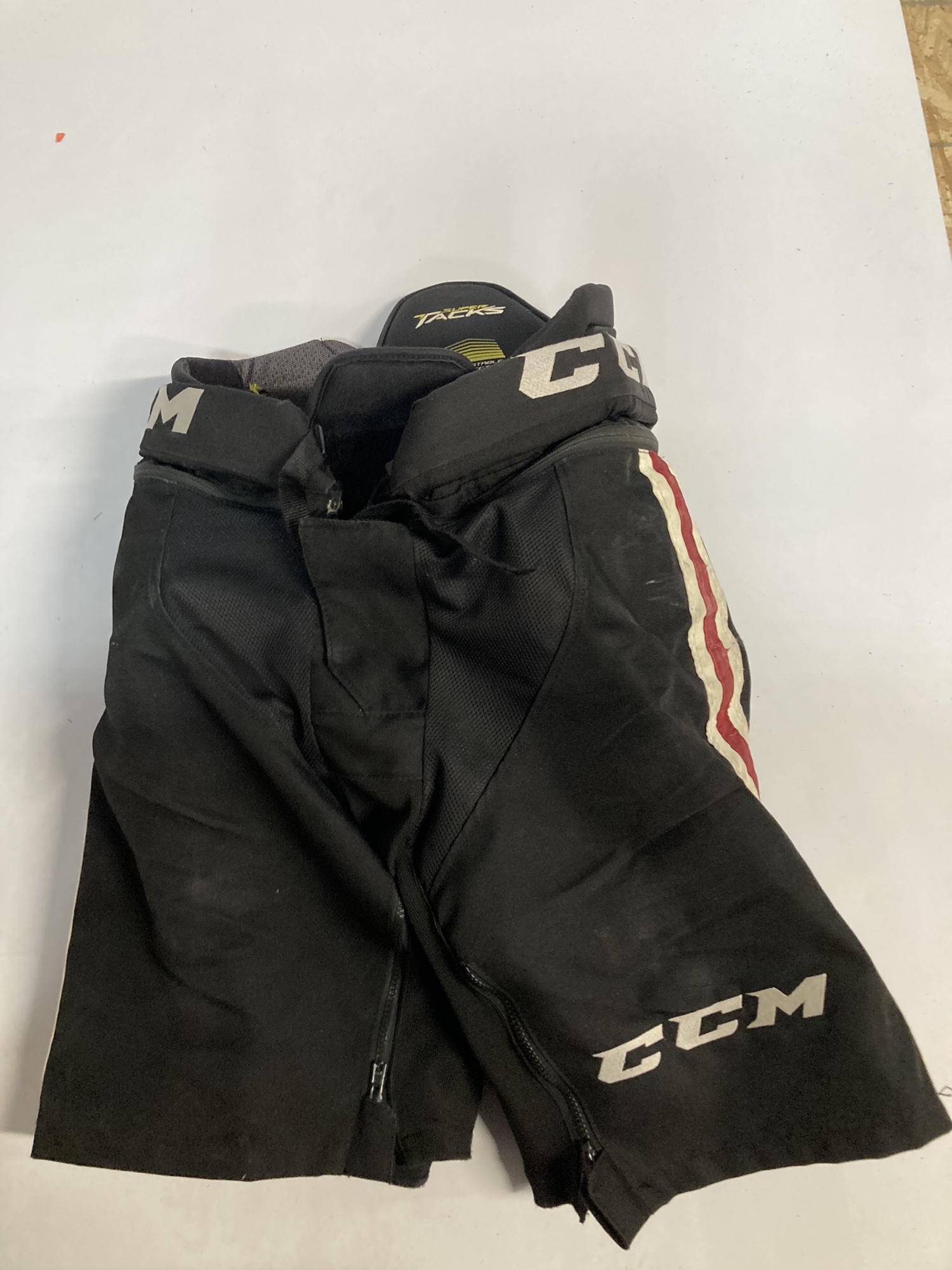 Used Large CCM Super Tacks Girdle (UP854) SidelineSwap