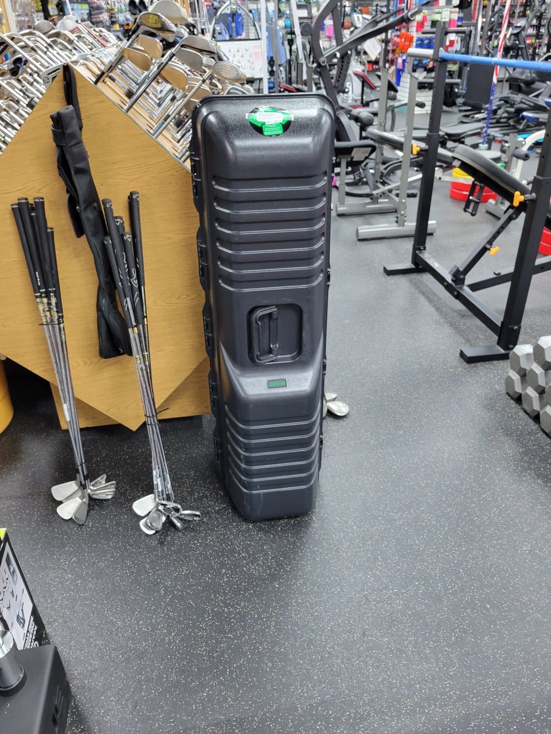 Used Golf Guard Hard Case W Wheels Hard Case Wheeled Golf Travel Bags