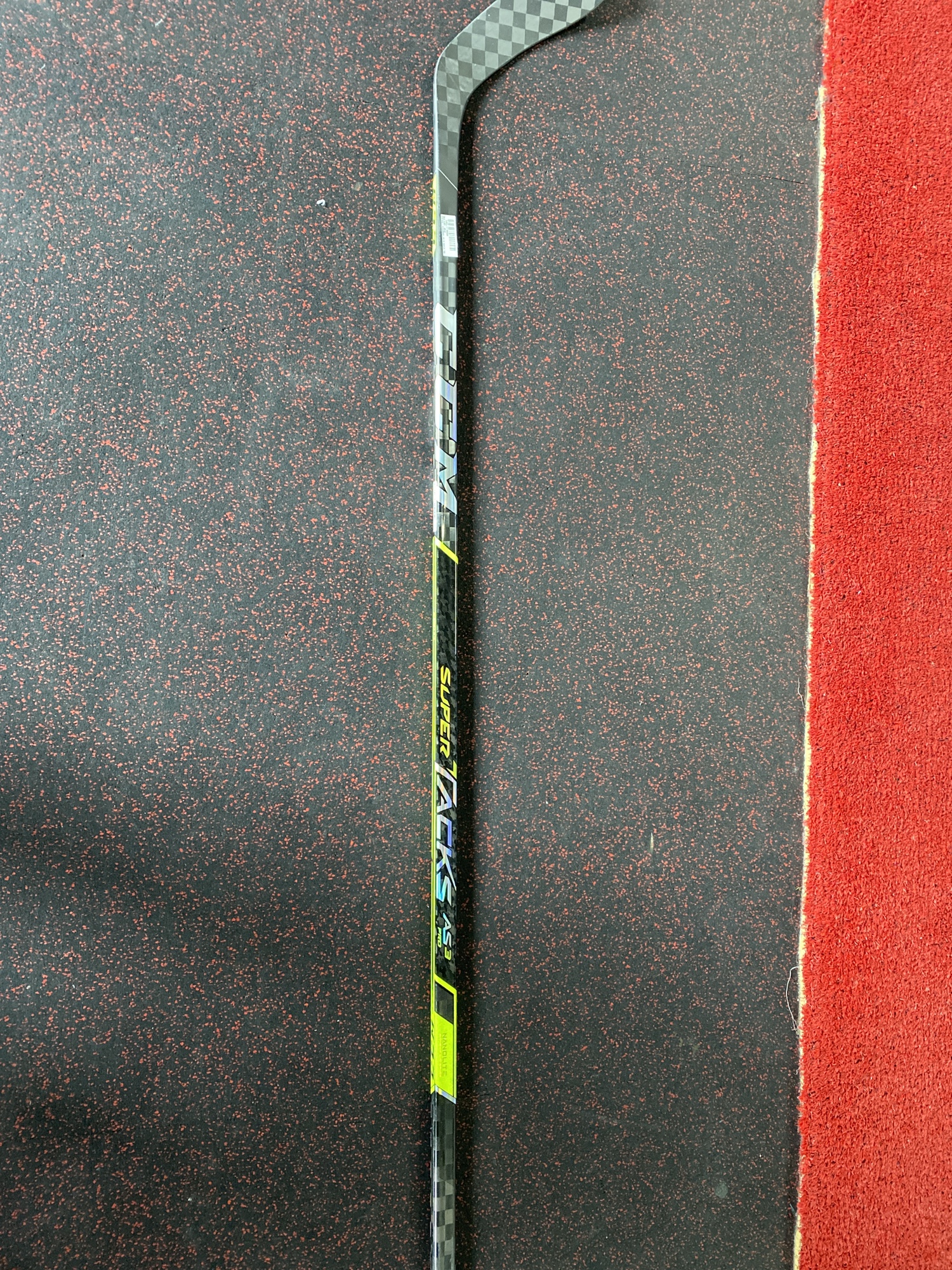 Senior Right Handed Mid Pattern Super Tacks AS3 Pro Hockey Stick