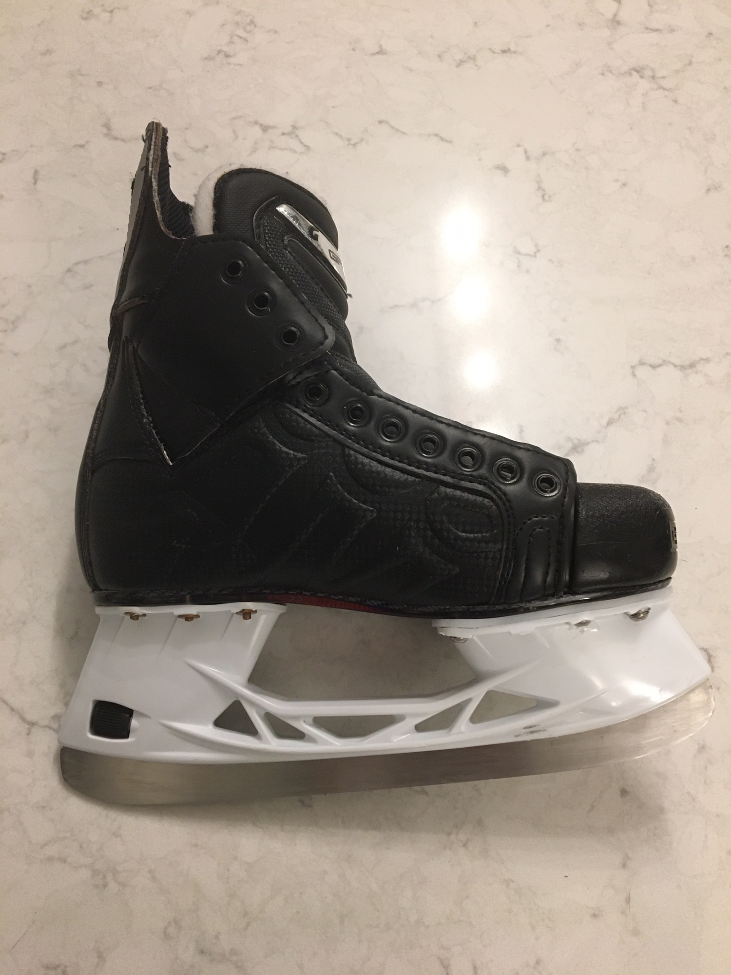 Graf Ultra G7 hockey skates size 6.5 wide SidelineSwap