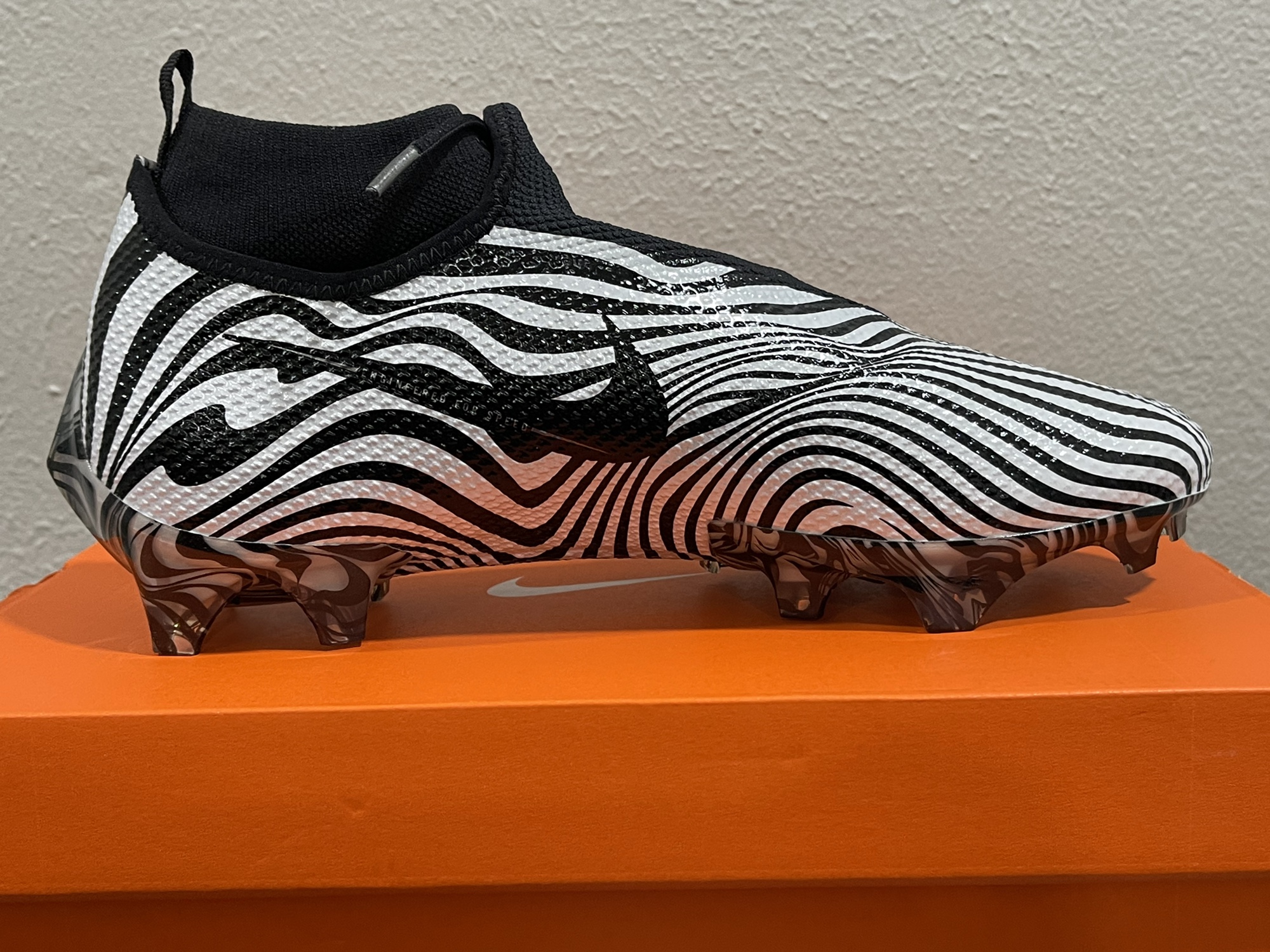 Nike Vapor Edge Pro 360 Football Cleats "Zebra" AO8277109 Men's Size