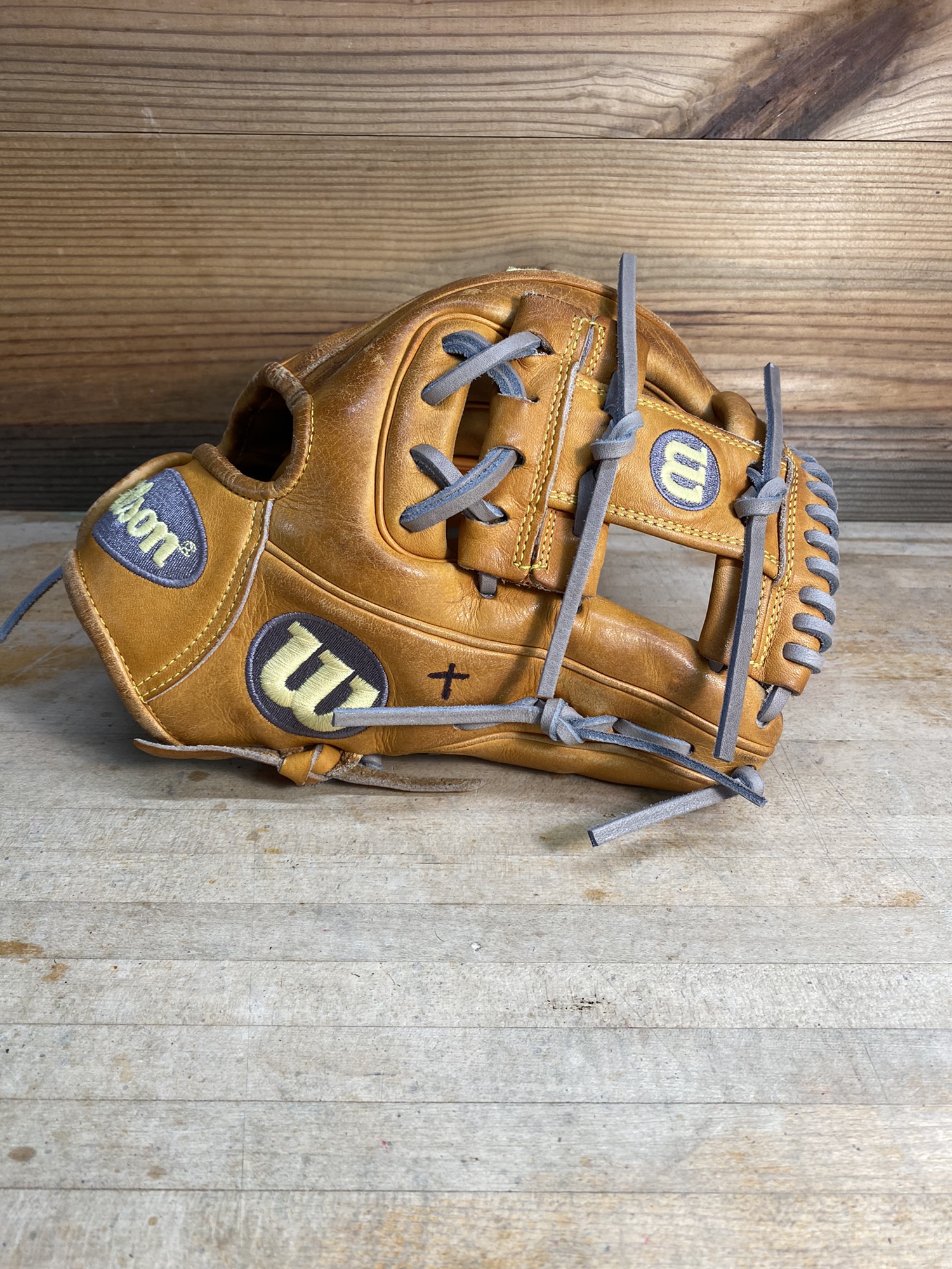 Wilson A2000, 11.5” DP15, New Laces SidelineSwap