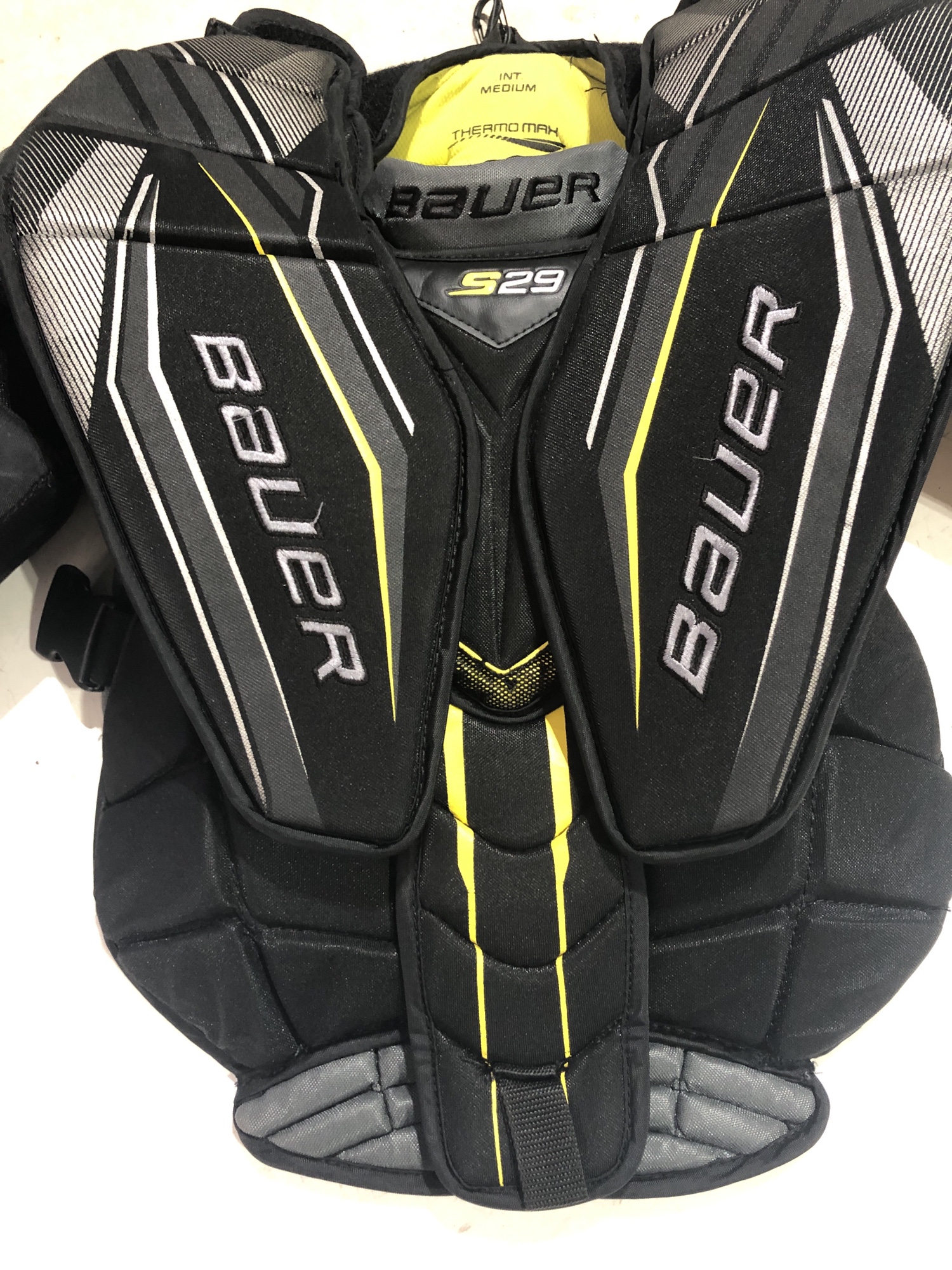 Intermediate Used Medium Bauer S29 Goalie Chest Protector SidelineSwap