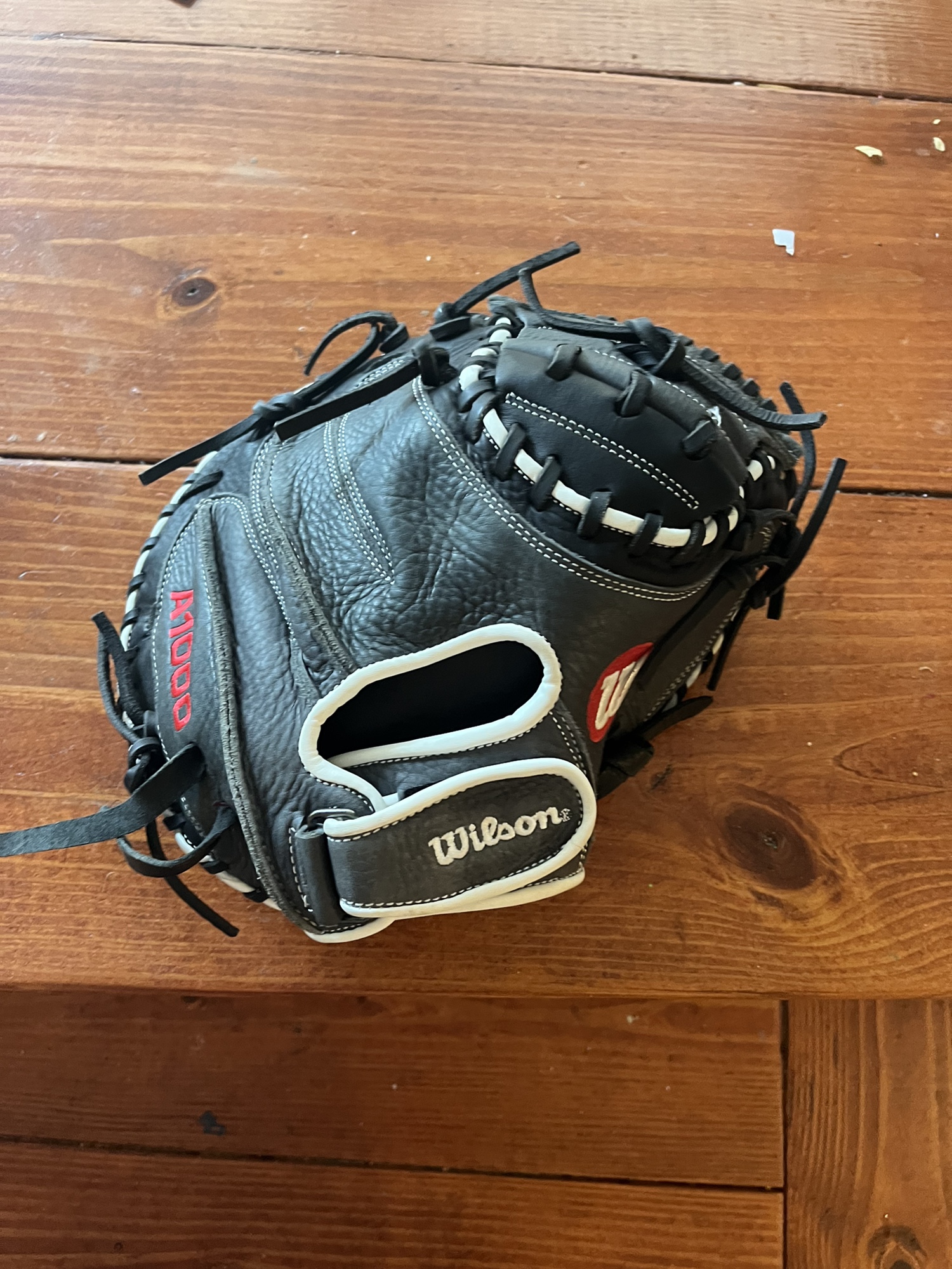 Wilson A1000 Catchers Mitt SidelineSwap