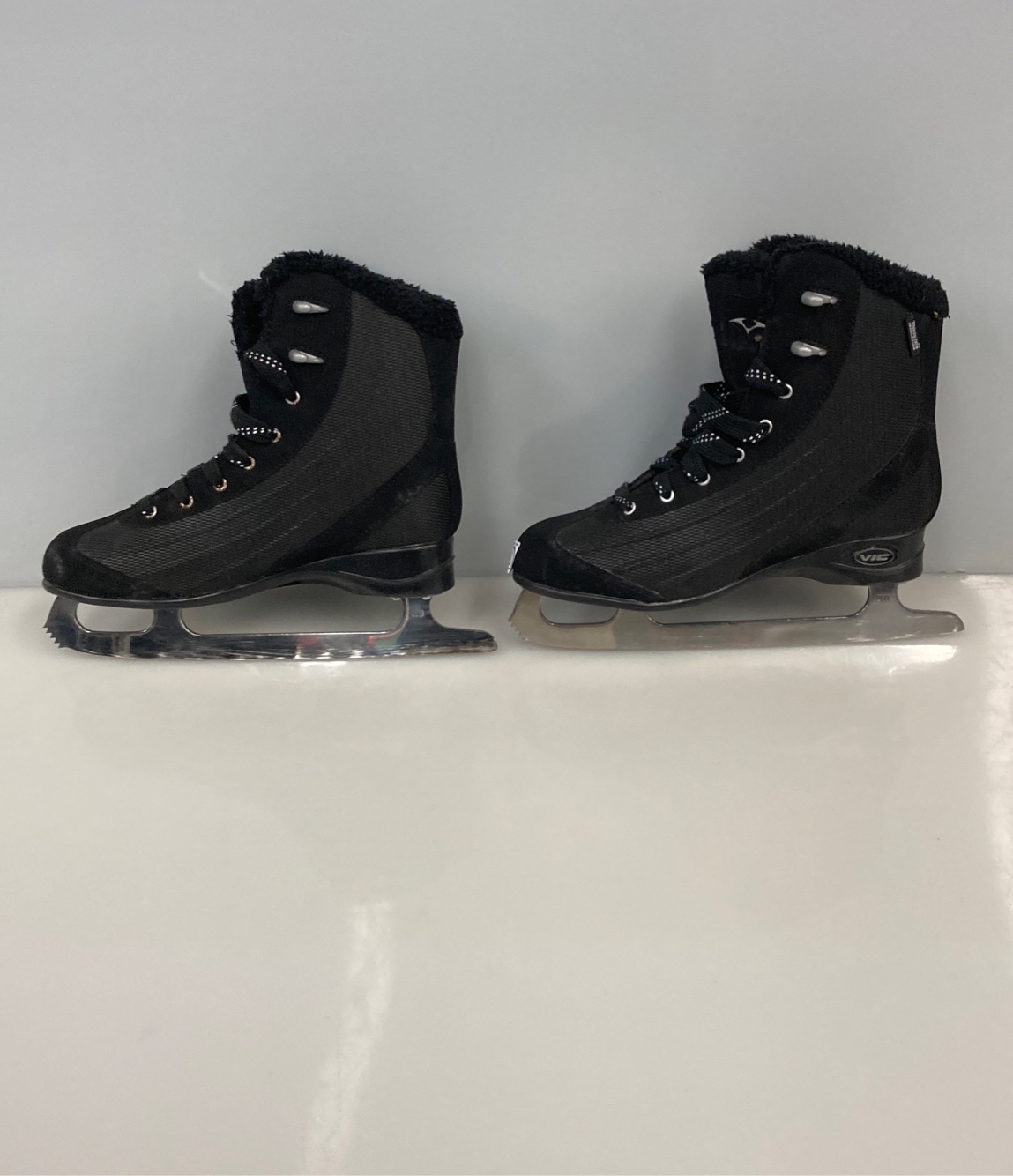Vic Softboot Figure Skate Size 8 Women's SidelineSwap