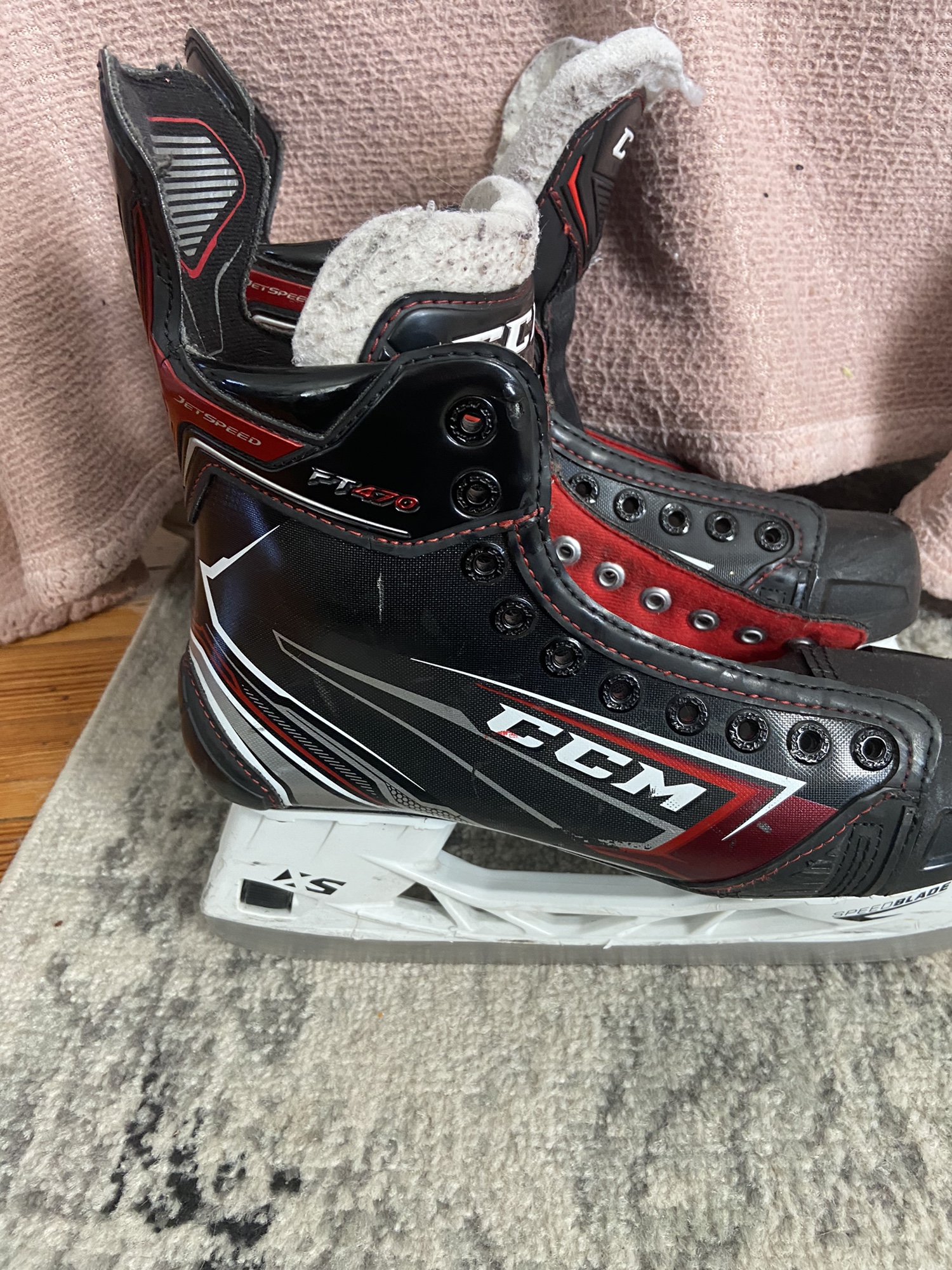 3 Month Old Senior CCM Regular Width Size 7 JetSpeed FT470 Hockey Skates SidelineSwap