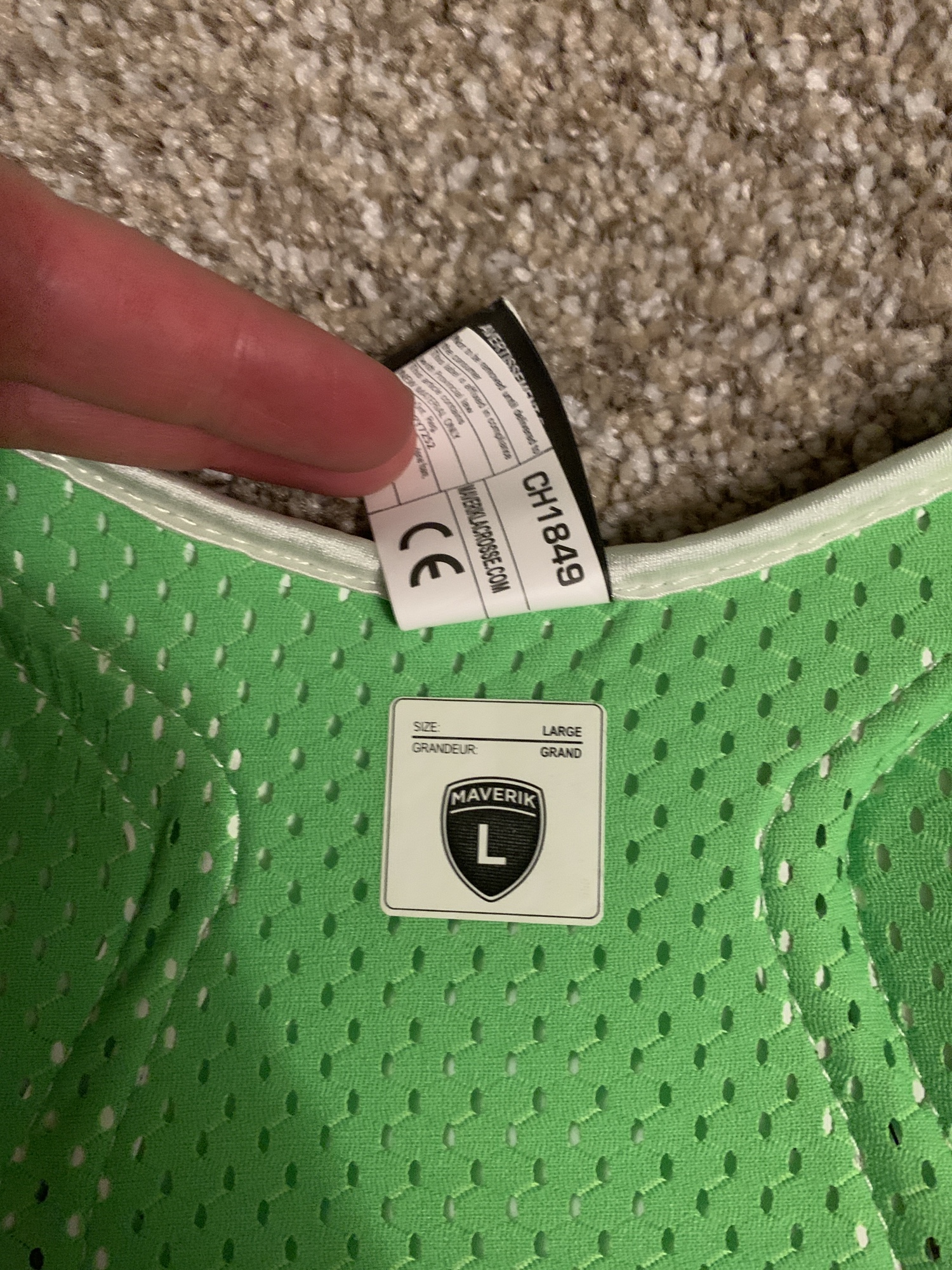 New Large Maverik M4 Shoulder Pads SidelineSwap