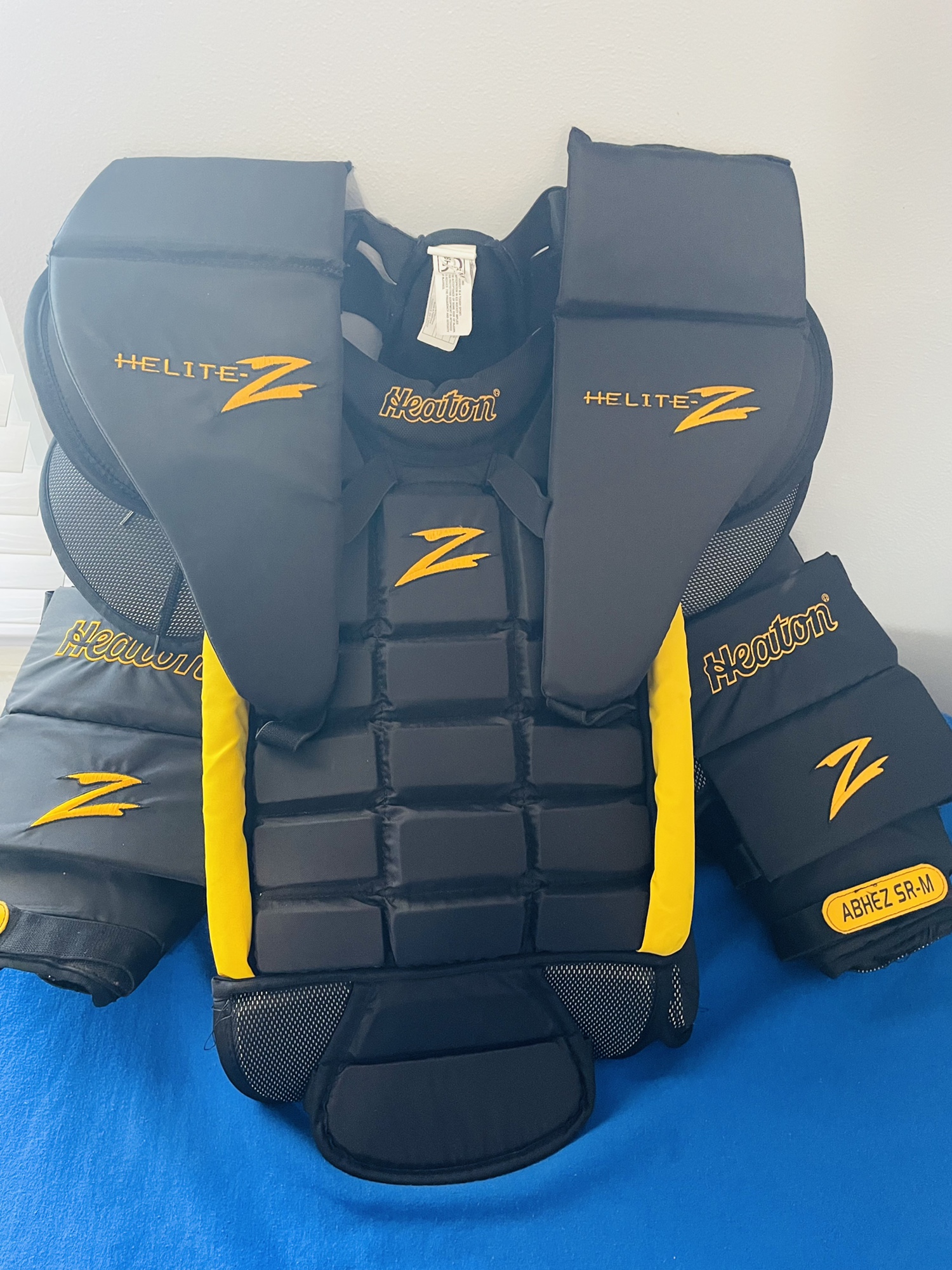 Like New Medium Heaton Z hockey goalie chest protector SidelineSwap