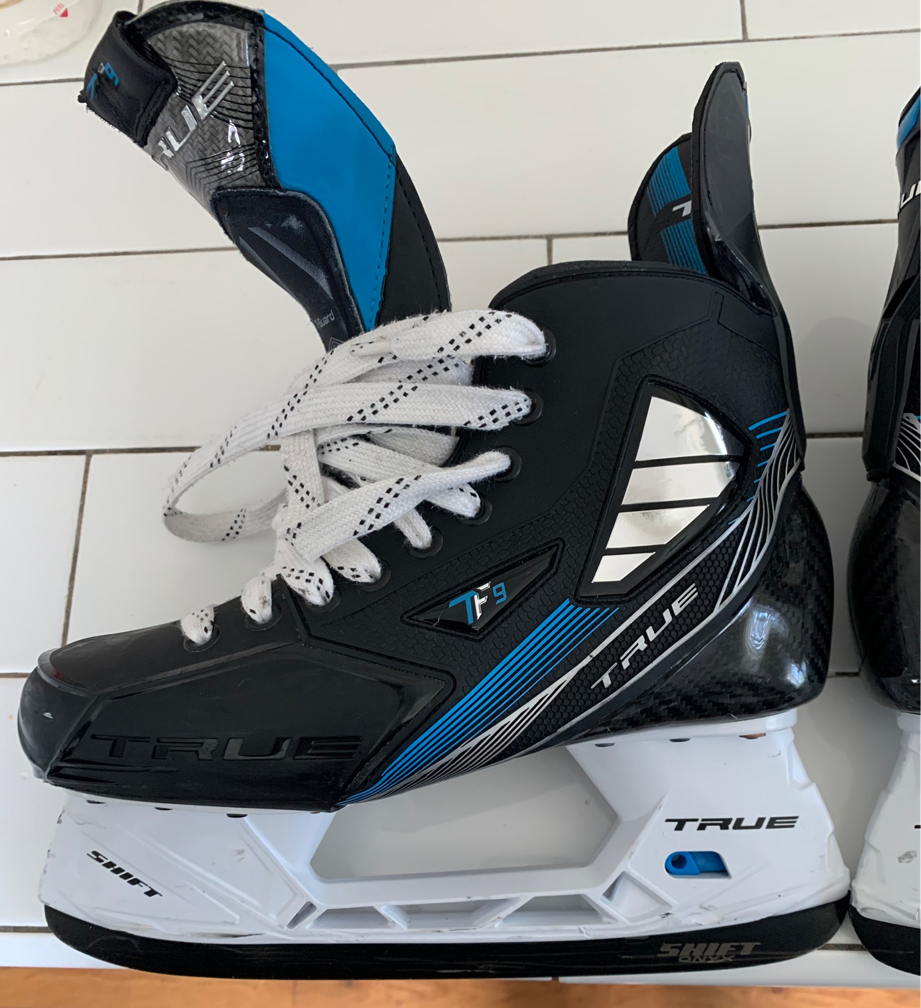 True TF9 Senior Ice Hockey Skates SidelineSwap