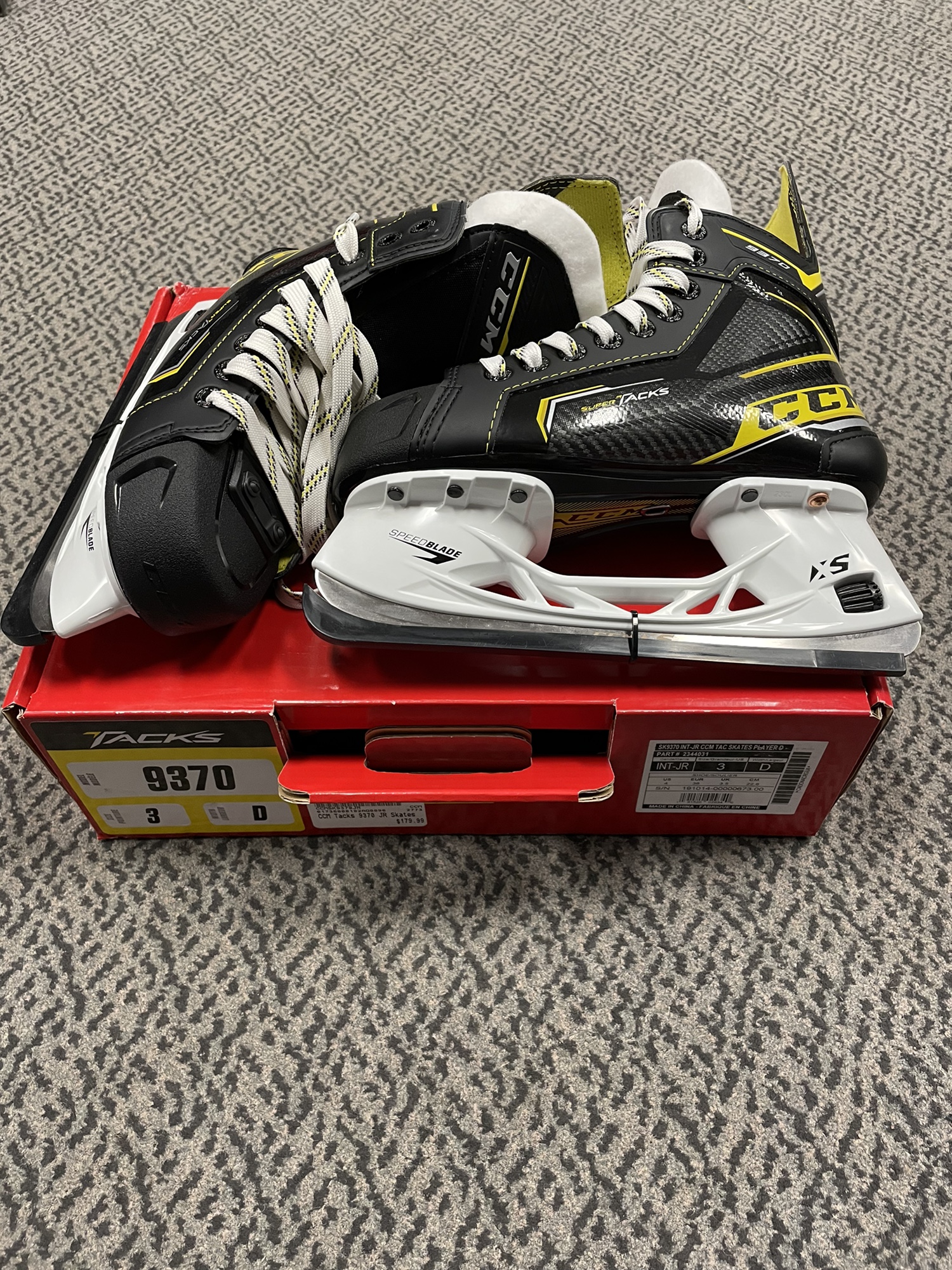 CCM Tacks 9370 Size 3 D width SidelineSwap