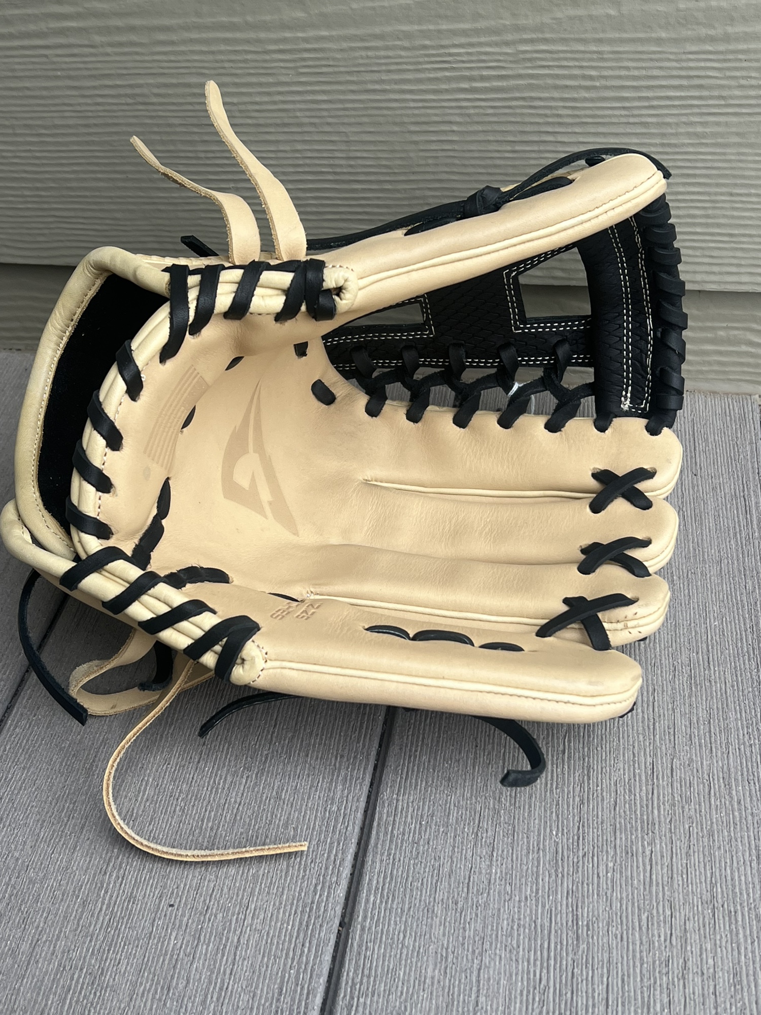 Goin Yard. Outfield 12.25" Pro series Baseball Glove SidelineSwap