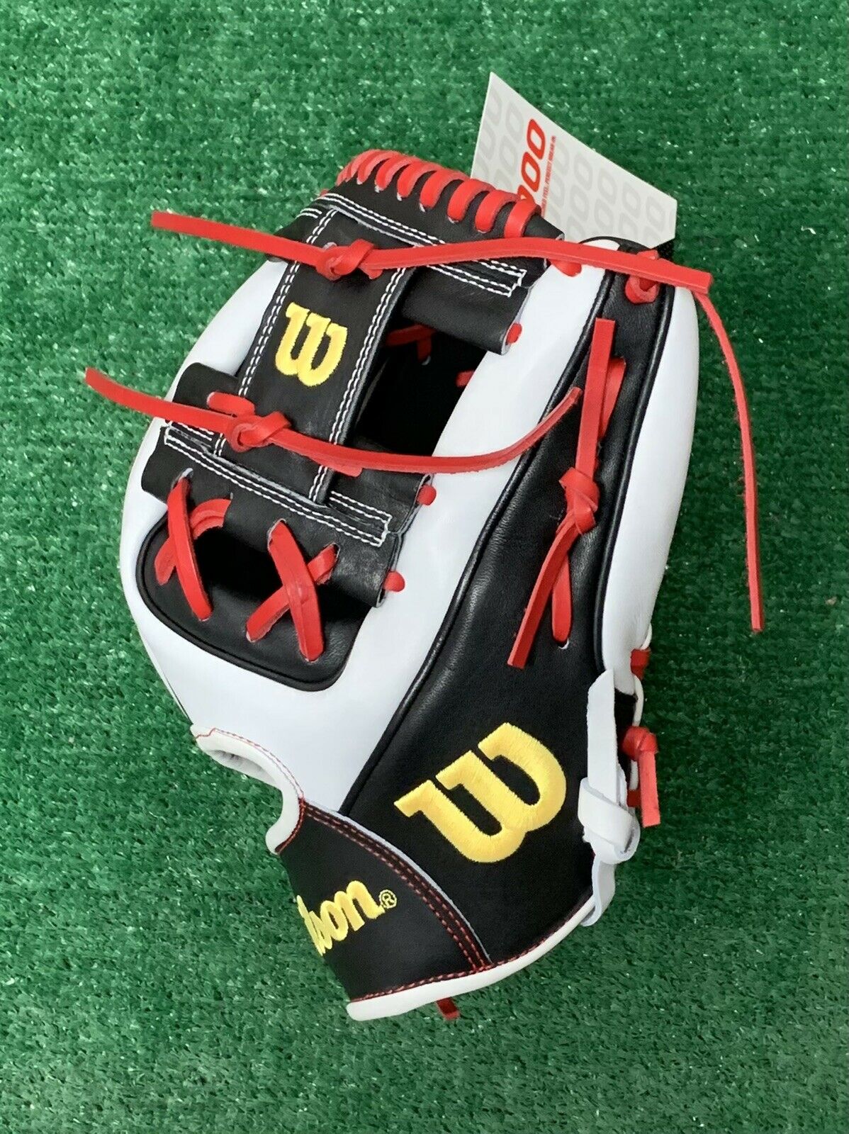 Wilson A2000 1786 11.5" Custom Color Infield Baseball Glove White Black Red SidelineSwap