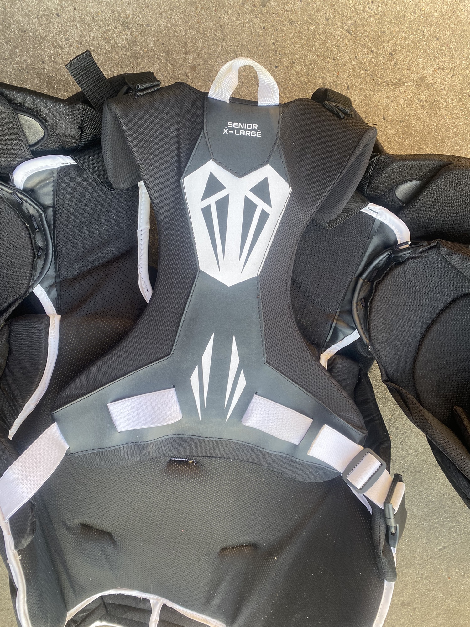 New XL Bauer Supreme S190 Goalie Chest Protector SidelineSwap