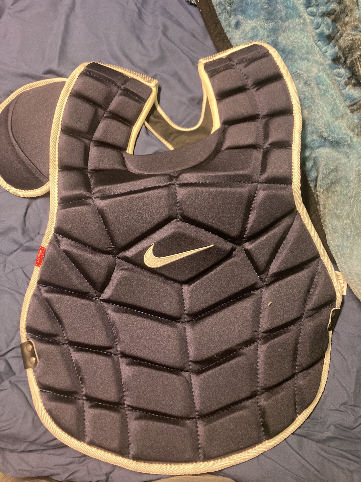 New Nike vapor Catcher's Chest Protector SidelineSwap