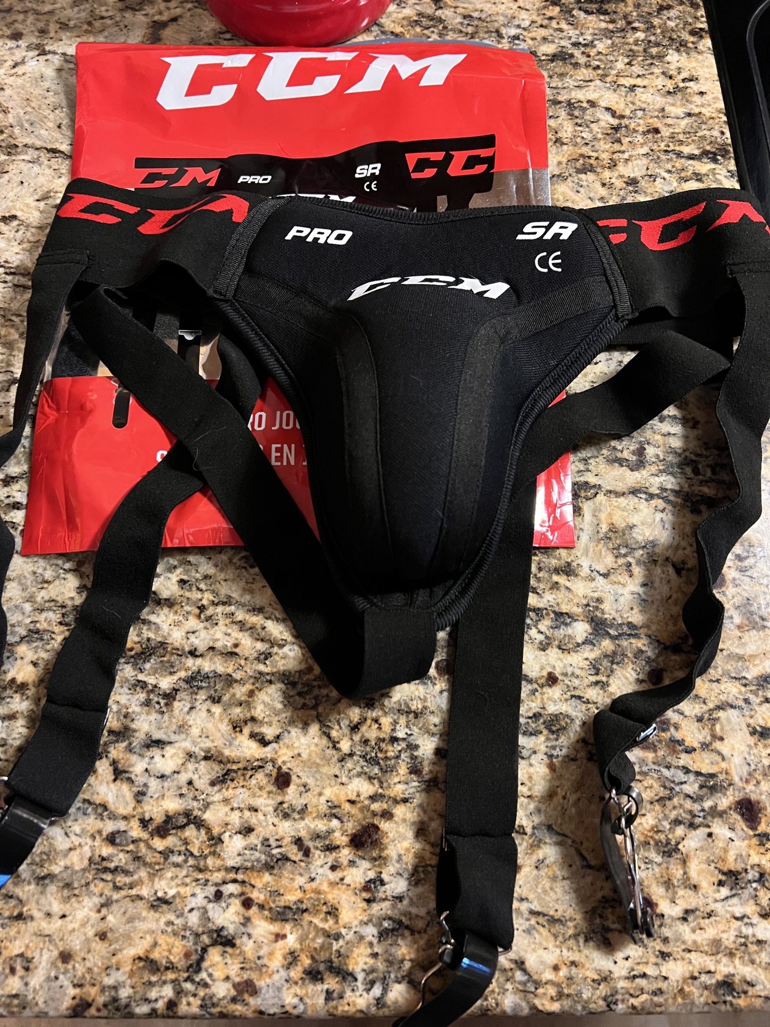 NEW MODEL !!! CCM (JOFA/REEBOK) PRO JOCK 3 in 1 STRAP COMBO / GARTER