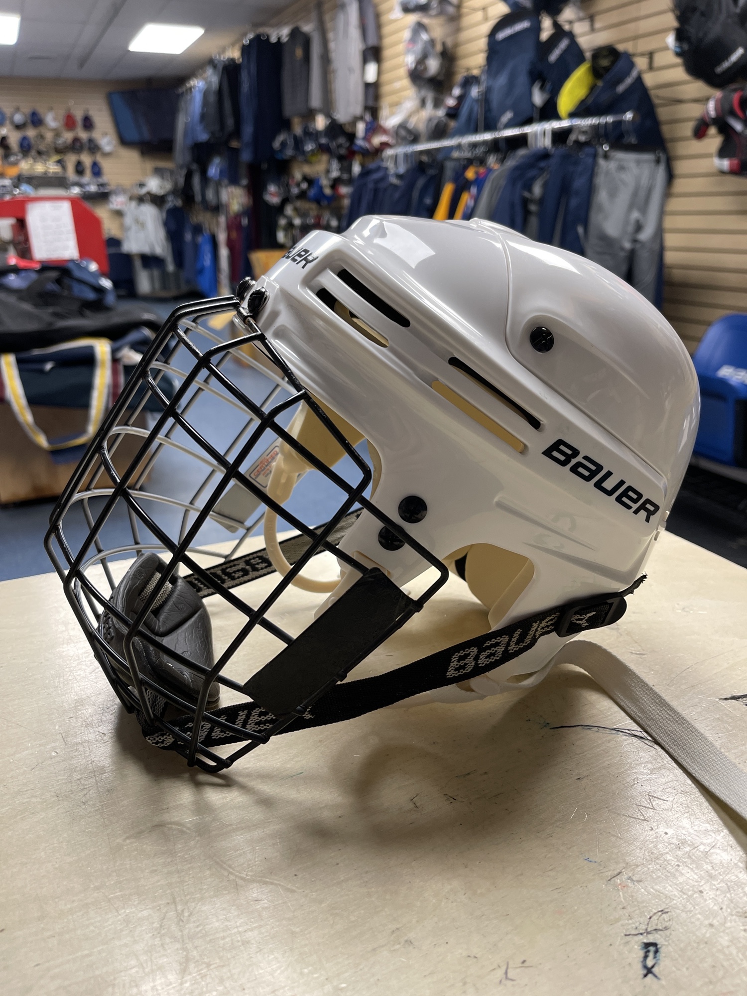 Medium Bauer 4500 Helmet With Oreo Box Cage SidelineSwap