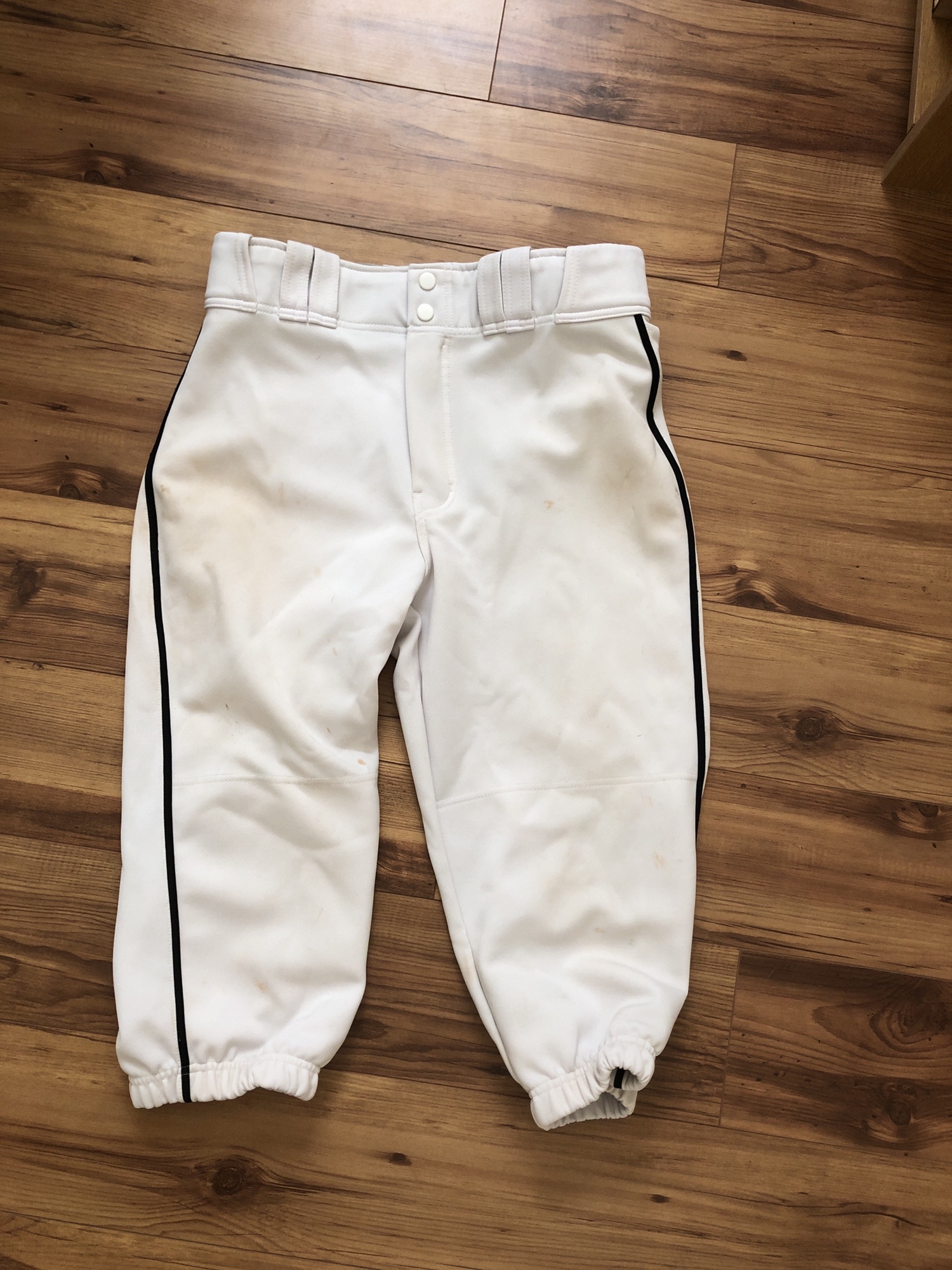 Easton White Knicker Pants With Black Piping SidelineSwap