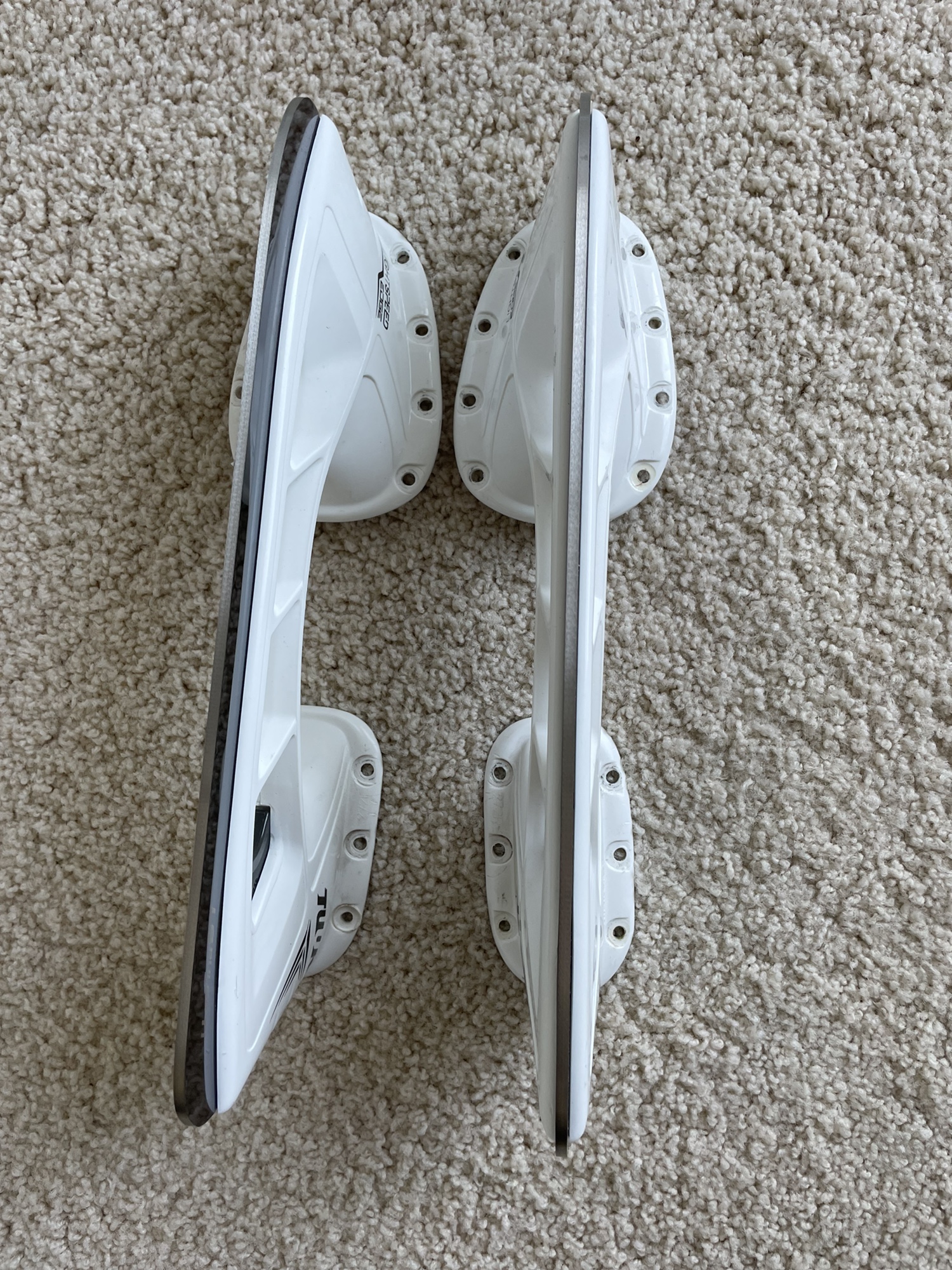 Like New #8 TUUK LightSpeed Edge Runners With Bauer LS PULSE Ti Steel ...