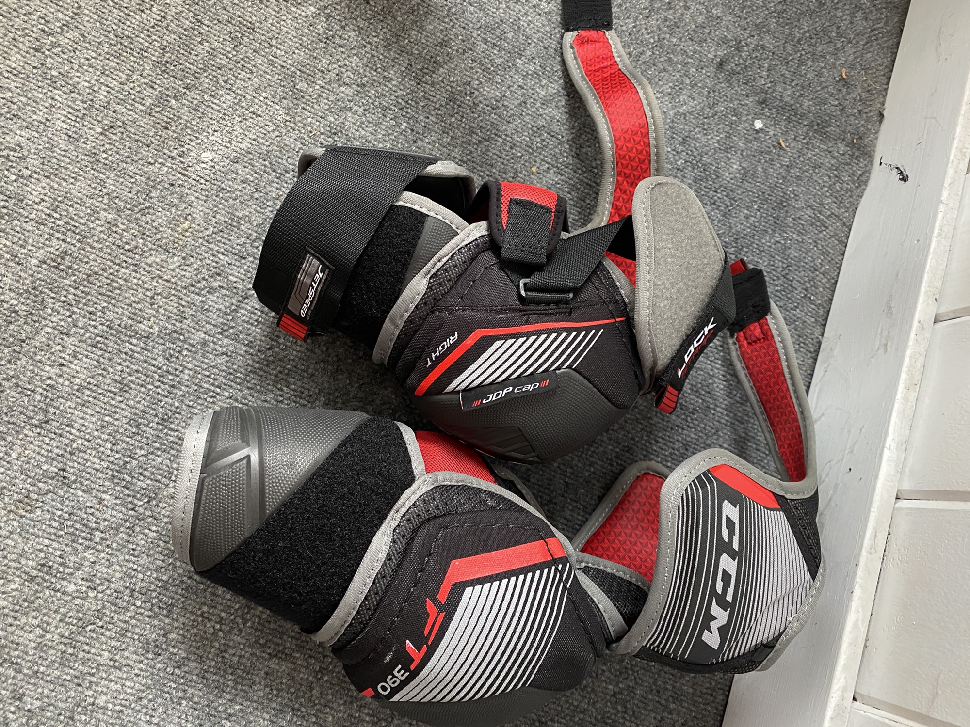 New Extra Large CCM JetSpeed FT390 Elbow Pads SidelineSwap