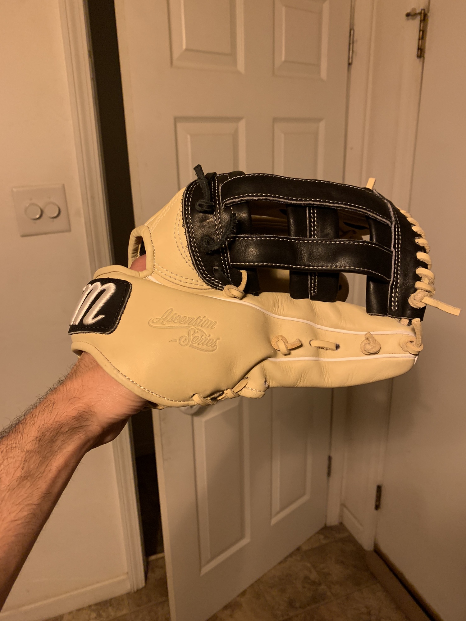 Marucci 12.5” Outfield Baseball Glove SidelineSwap