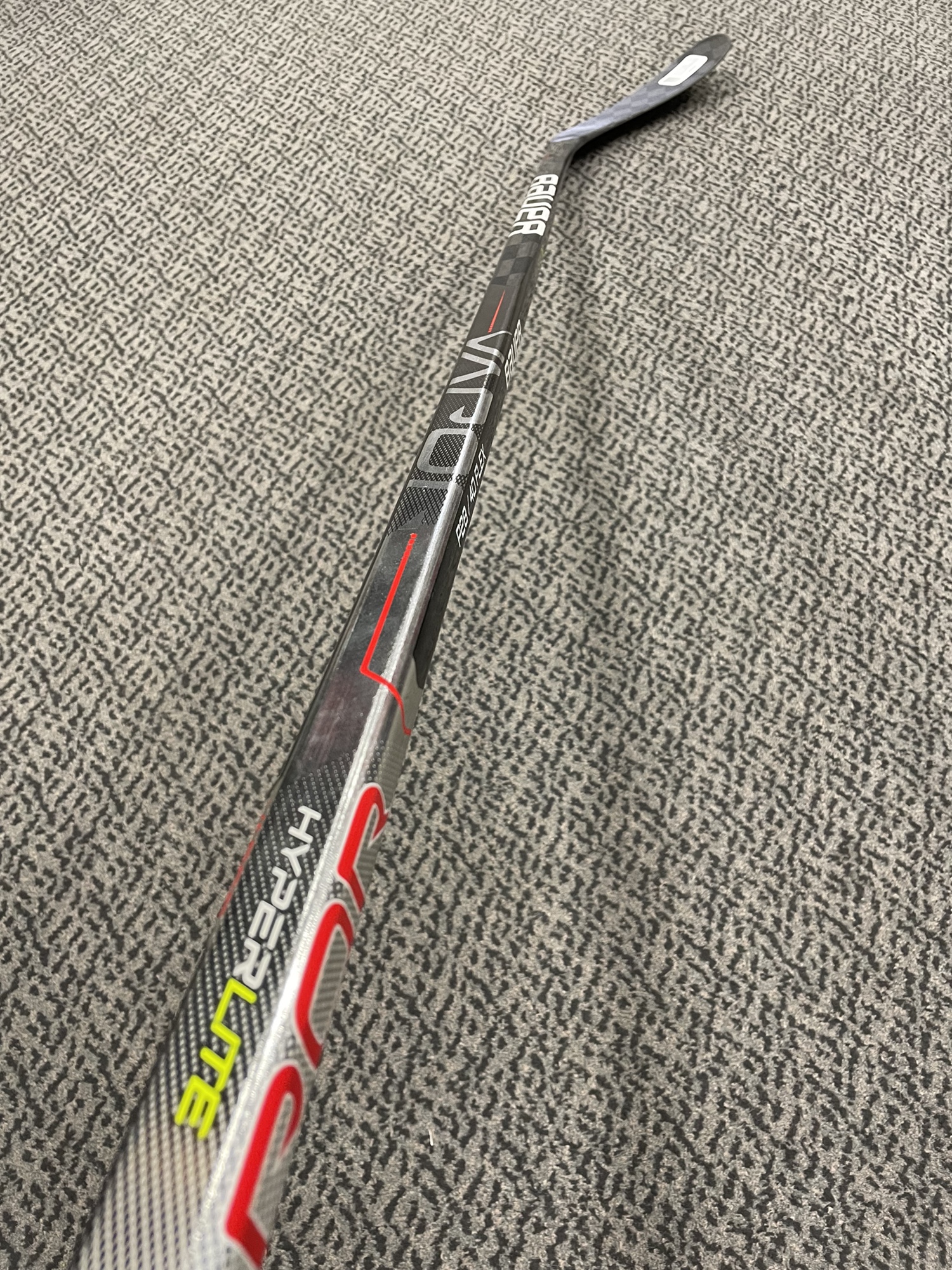 Bauer Vapor Hyperlite 40 flex P28 curve right hand sticks SidelineSwap