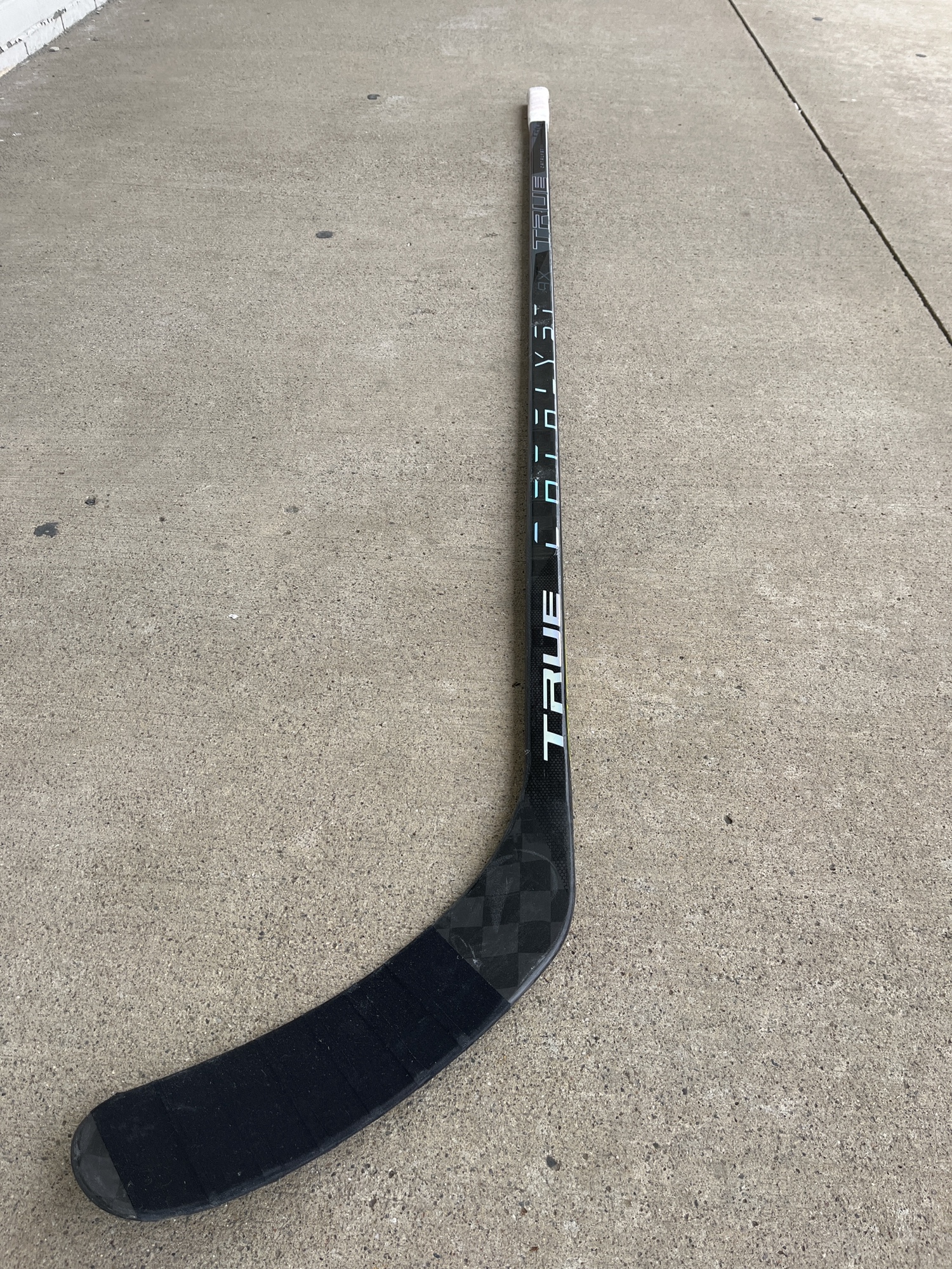 Game Used True Catalyst 9X Pro Stock Stick Colorado Avalanche RH 102 Flex Manson SidelineSwap Game Used True Catalyst 9X Pro Stock Stick Colorado Avalanche RH 102 Flex Manson SidelineSwap