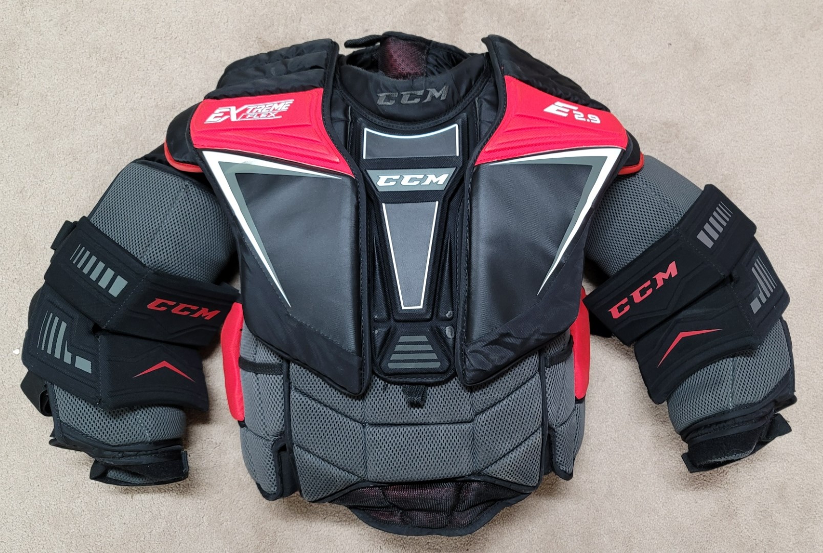 Used Medium CCM Extreme Flex Shield E2.9 Goalie Chest and Arm Protector