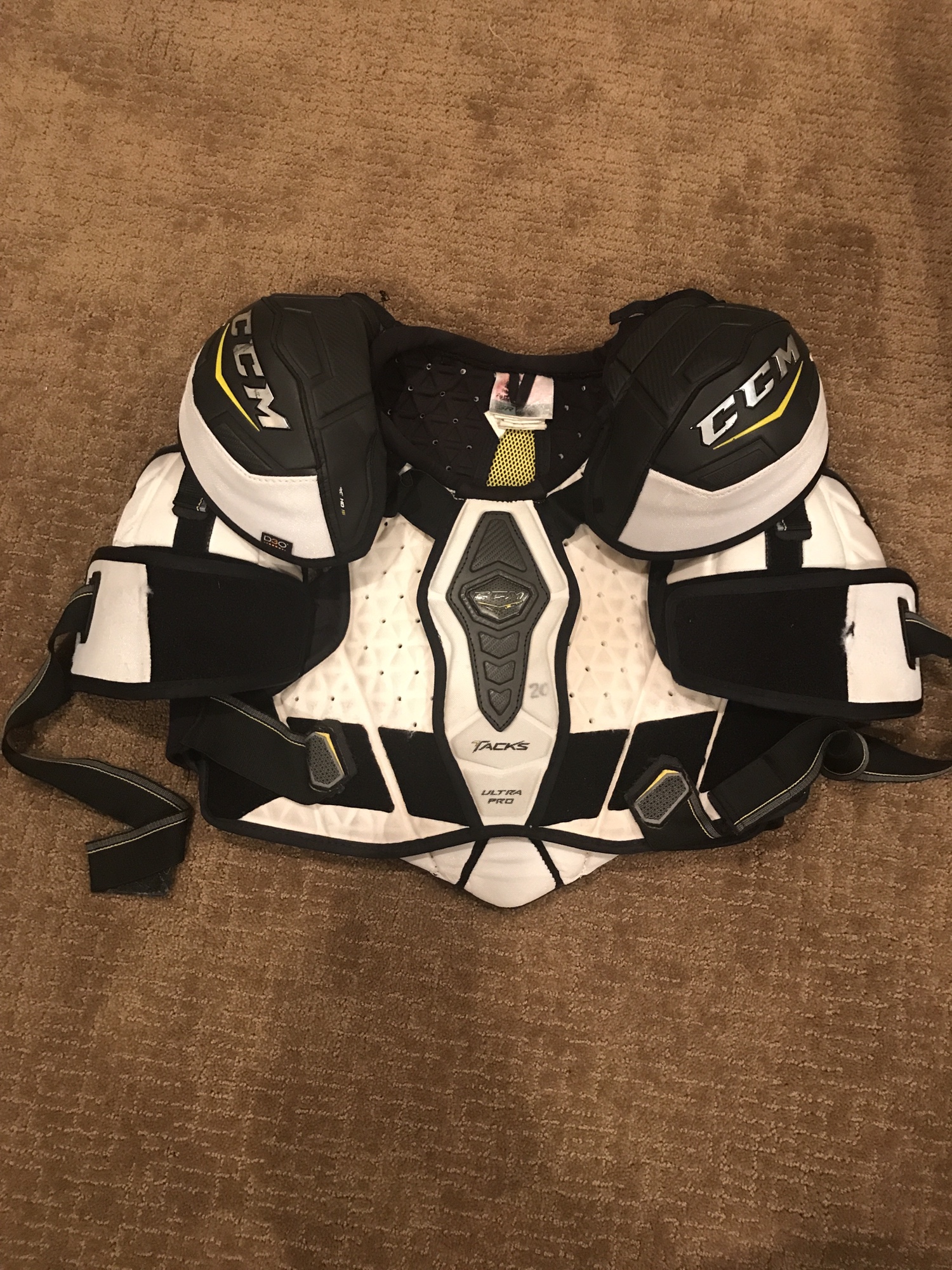 Senior Medium CCM Pro Stock Ultra Tacks Pro Shoulder Pads SidelineSwap
