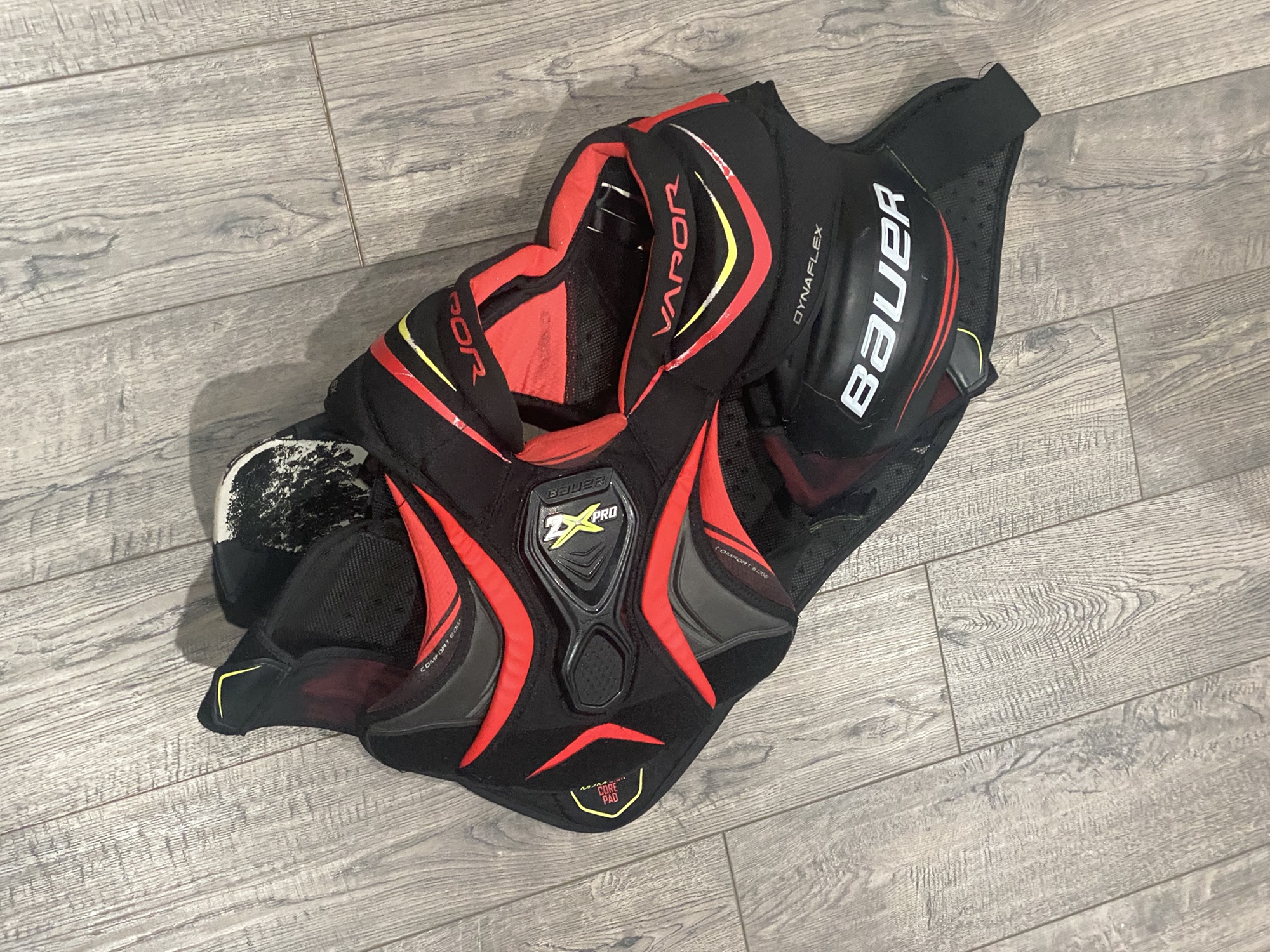 Senior Medium Bauer Vapor 2x pro Shoulder Pads SidelineSwap