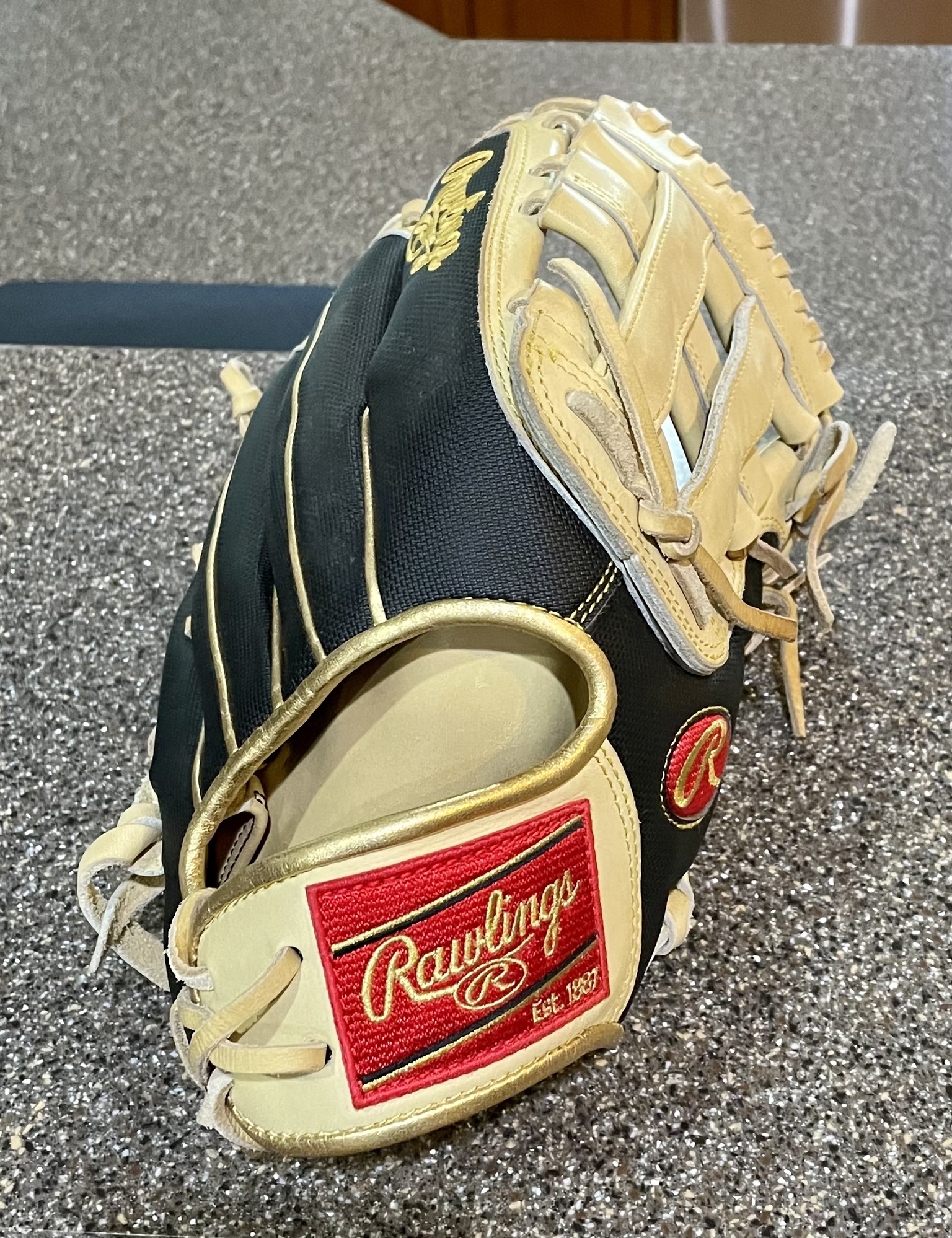 Outfield 12.25" Heart of the Hide Baseball Glove SidelineSwap